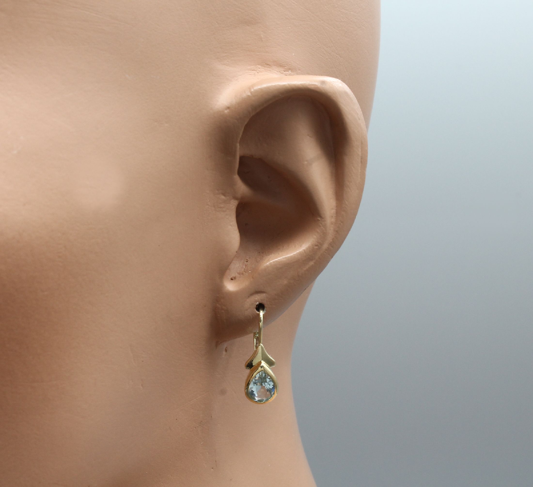 Detail b: 14 kt Gold Aquamarin-Brillant-Schmuckset, GG/WG 585/000, best. aus: Collier, Ring und 2 Paar Ohrgehänge, 6 Aquamarin-Tropfen zus. ca. 8.40 ct, 16 ...