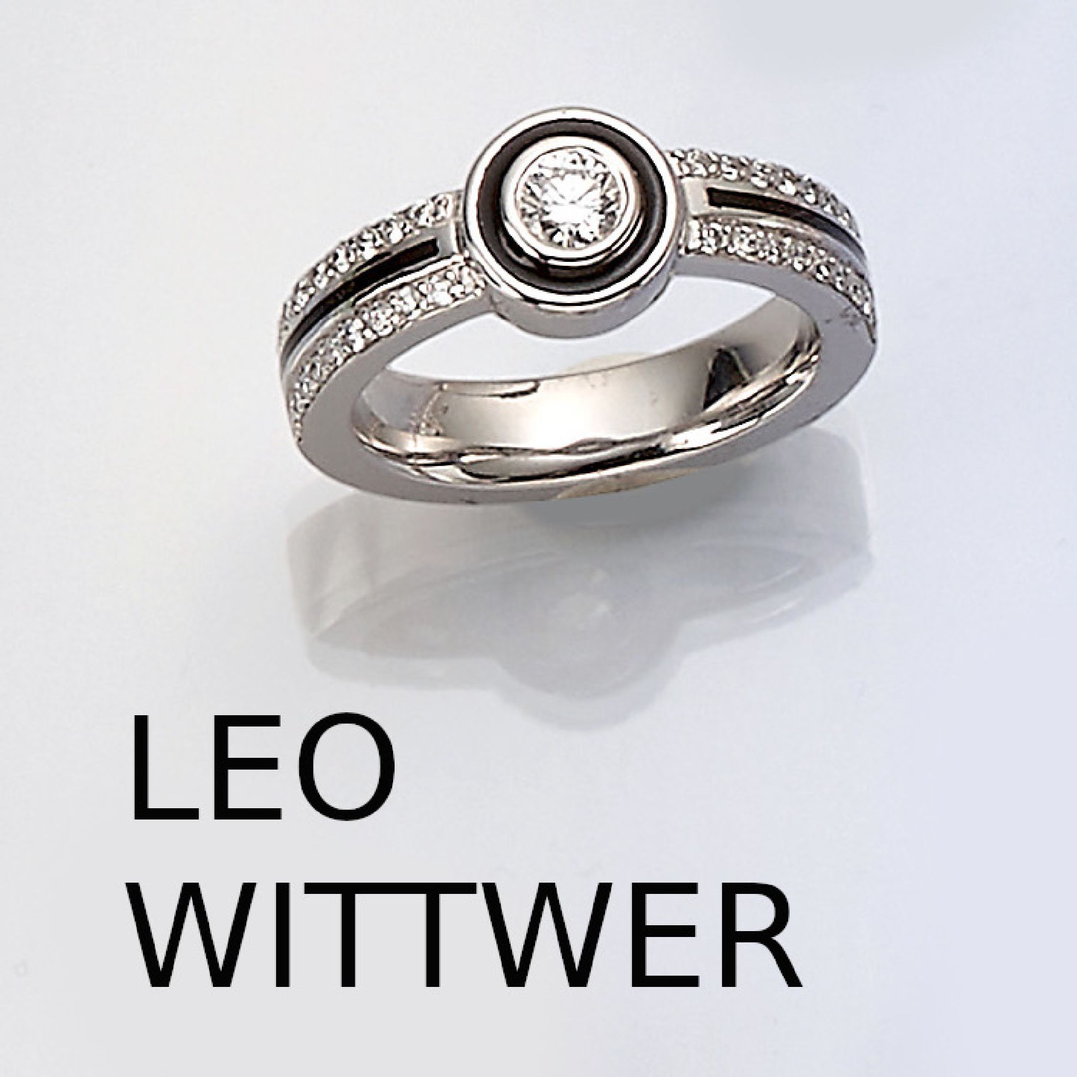 18 Kt Gold LEO WITTWER Brillant-Email-Ring, WG 750/000, schwarz emailliert, Brillanten zus. ca. 0,50 ct Weiß/si, ca. 10,8 g, sign. RW 53