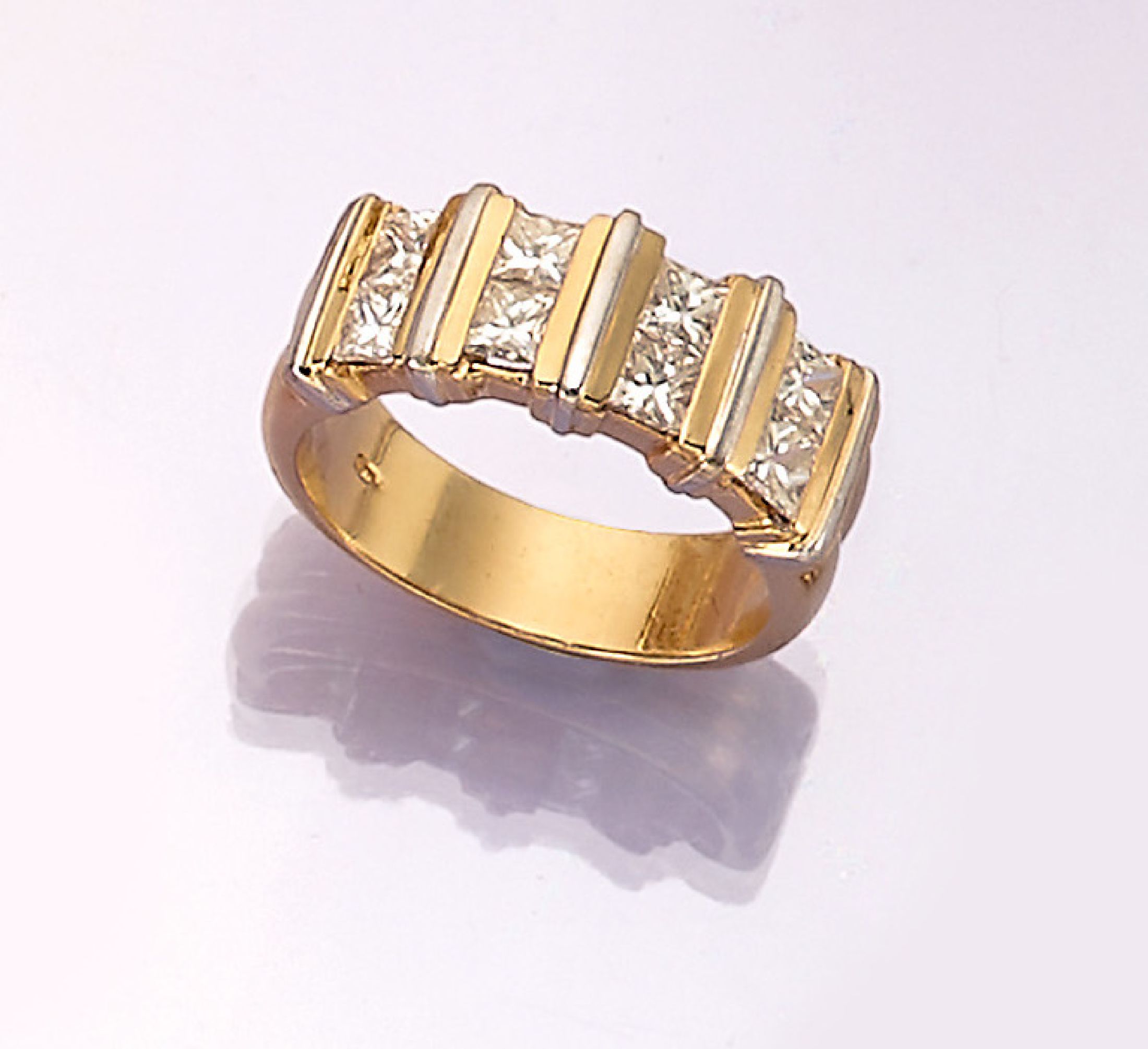 18 kt Gold Diamant-Ring, GG/WG 750/000, 8 Diamanten im Princess-Cut zus. ca. 1,50 ct Weiß/vs-si, RW 54, ca. 10 g