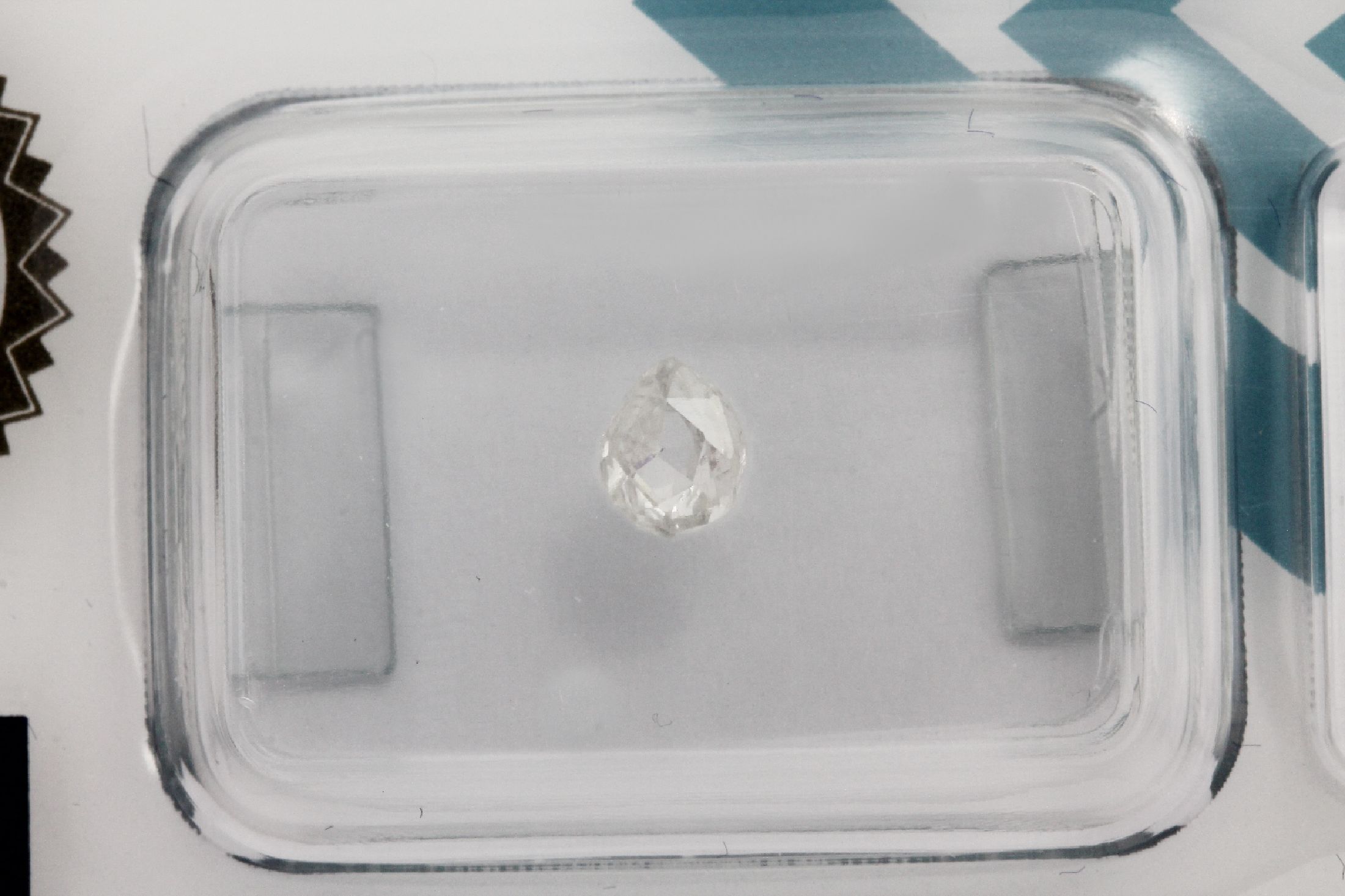 Detail a: Brillant 0.35 ct feines Weiß G/si2, verschweißt, IGI Expertise