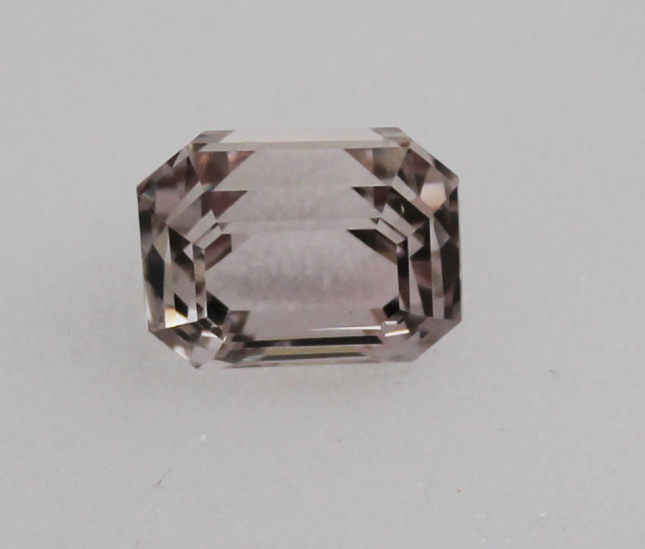 Loser Kunzit, im Emerald Cut ca. 18.5 ct