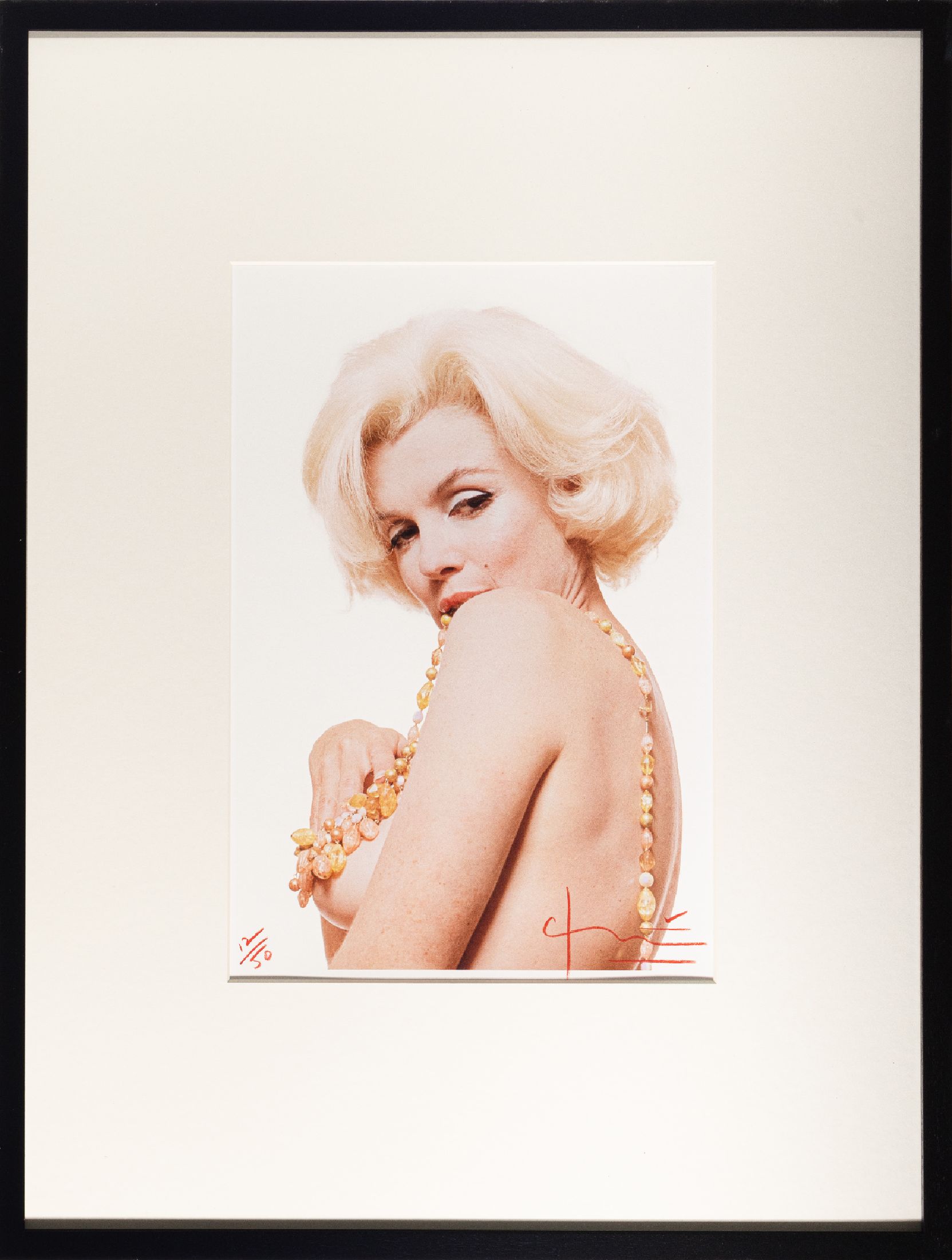 Bert Stern, 1929 - 2013, Fotografie auf dickem, matten Fotopapier," Marilyn New Boob Pose", num. 12/50,, auf der Rückseite hat Bert Stern ...