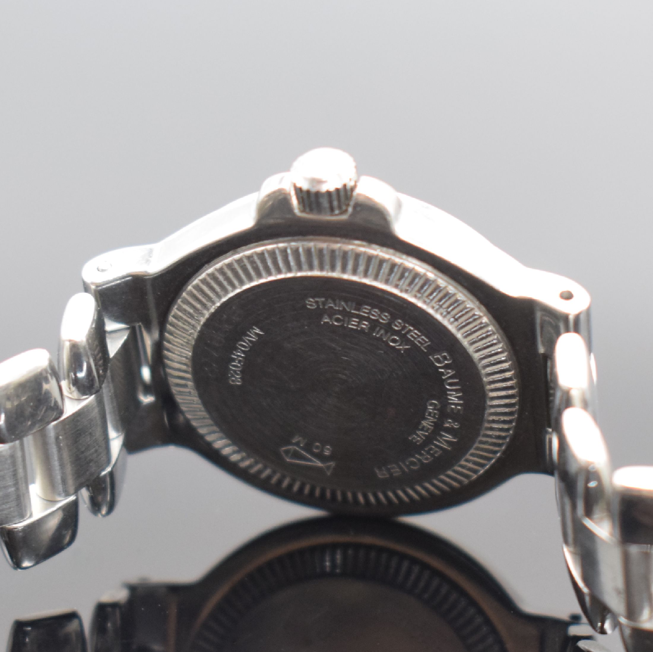 Detail d: BAUME & MERCIER Damenarmbanduhr Formula S Diver Referenz MV04F028, Schweiz um 1985, Edelstahlgeh. inkl. Gliederband m. dopp. Faltschl., Boden & Krone ...
