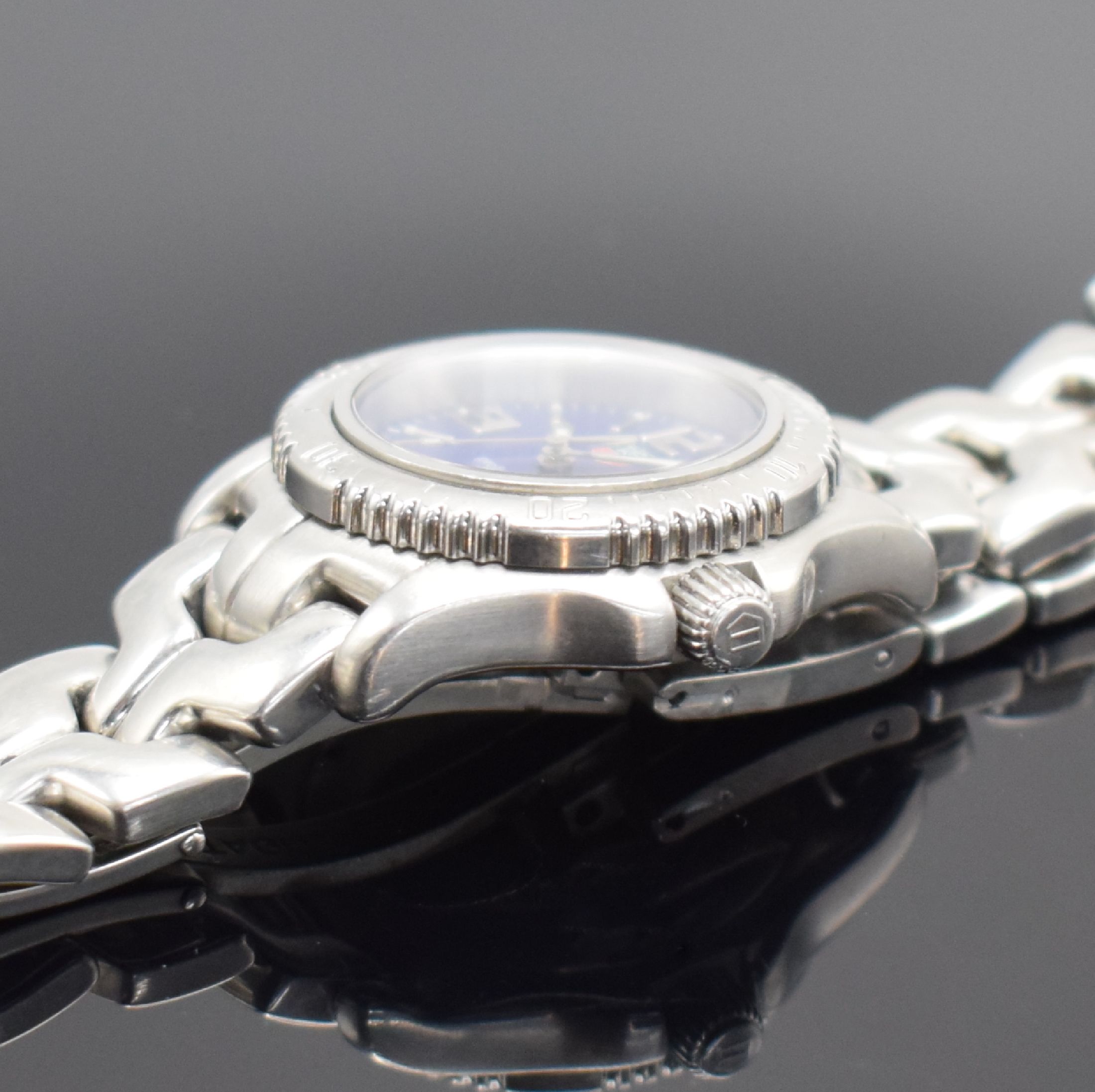 Detail c: TAG HEUER Professional Damenarmbanduhr, Schweiz um 2000, Edelstahlgeh. inkl. Gliederband m. Faltschl., Saphirglas, quarz, Boden & Krone verschr., ab ...