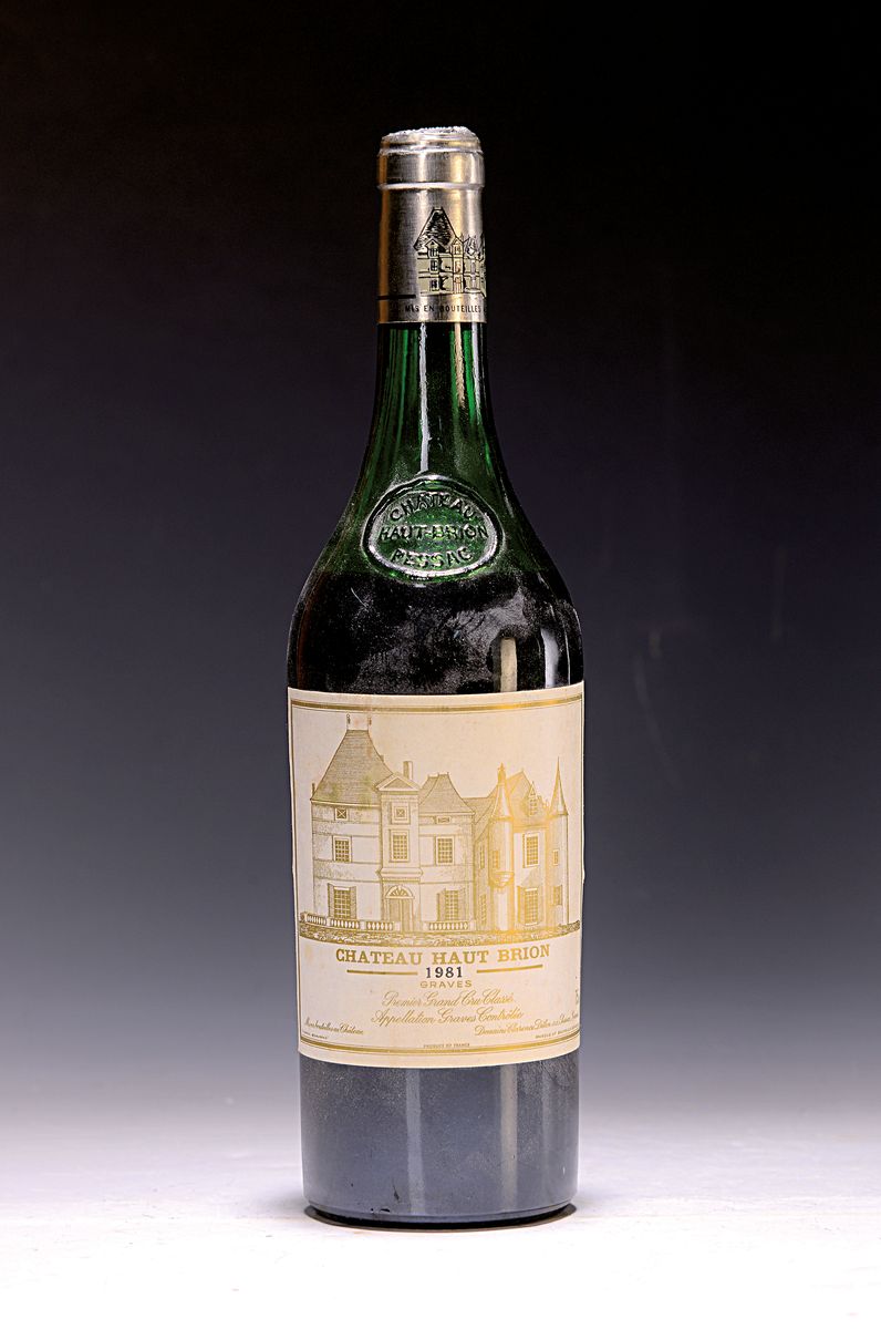 1 Flasche 1981 Chateau Haut Brion, Graves, ca. 750ml, Lower Mid Shoulder, orig. verkorkt und unverkostet