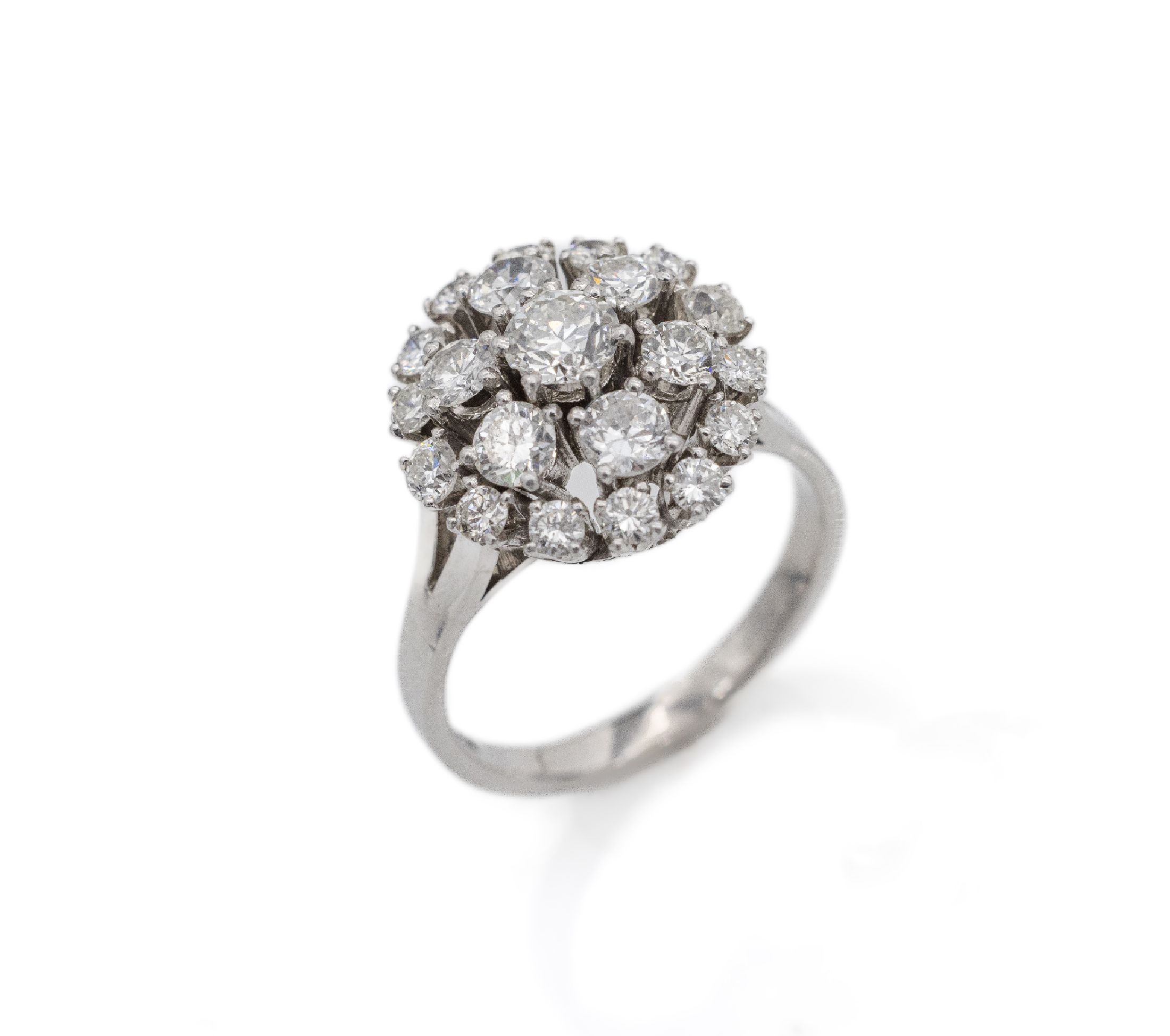 18 kt Gold Brillant-Ring, WG 750/000, 21 Brillanten zus. ca. 1.85 ct Weiß-l. get. Weiß/si, ca. 9.0 g, RW 59