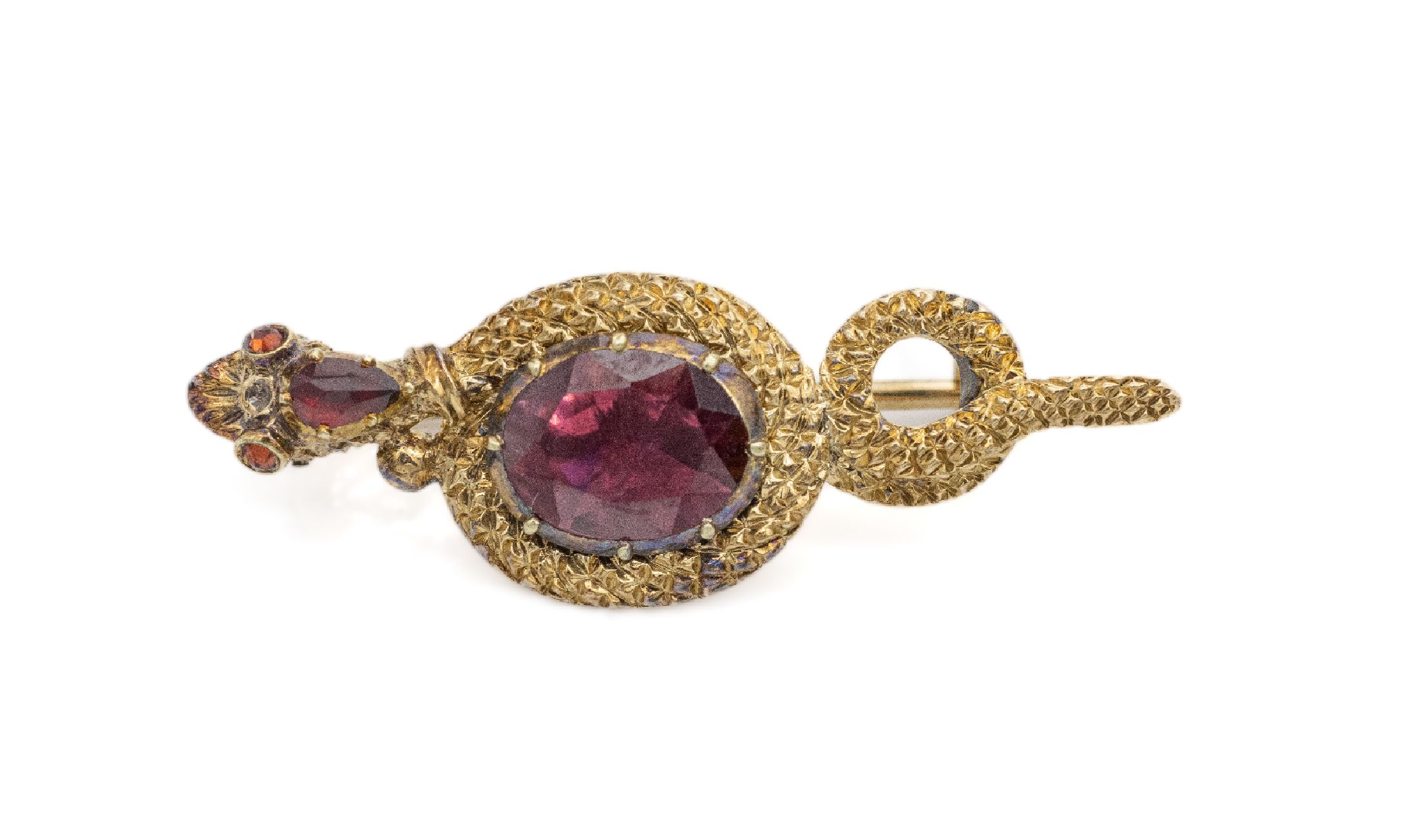 14 kt Gold Almandin-Brosche, GG 585/000, gepr., um 1880, rücks. Lötstellen, L. ca. 3 cm, reizvoll