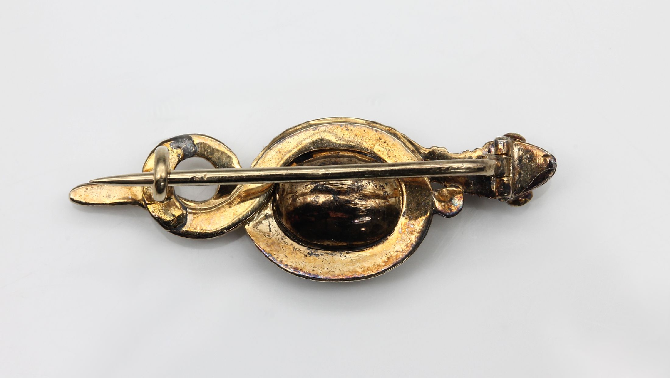 Detail a: 14 kt Gold Almandin-Brosche, GG 585/000, gepr., um 1880, rücks. Lötstellen, L. ca. 3 cm, reizvoll
