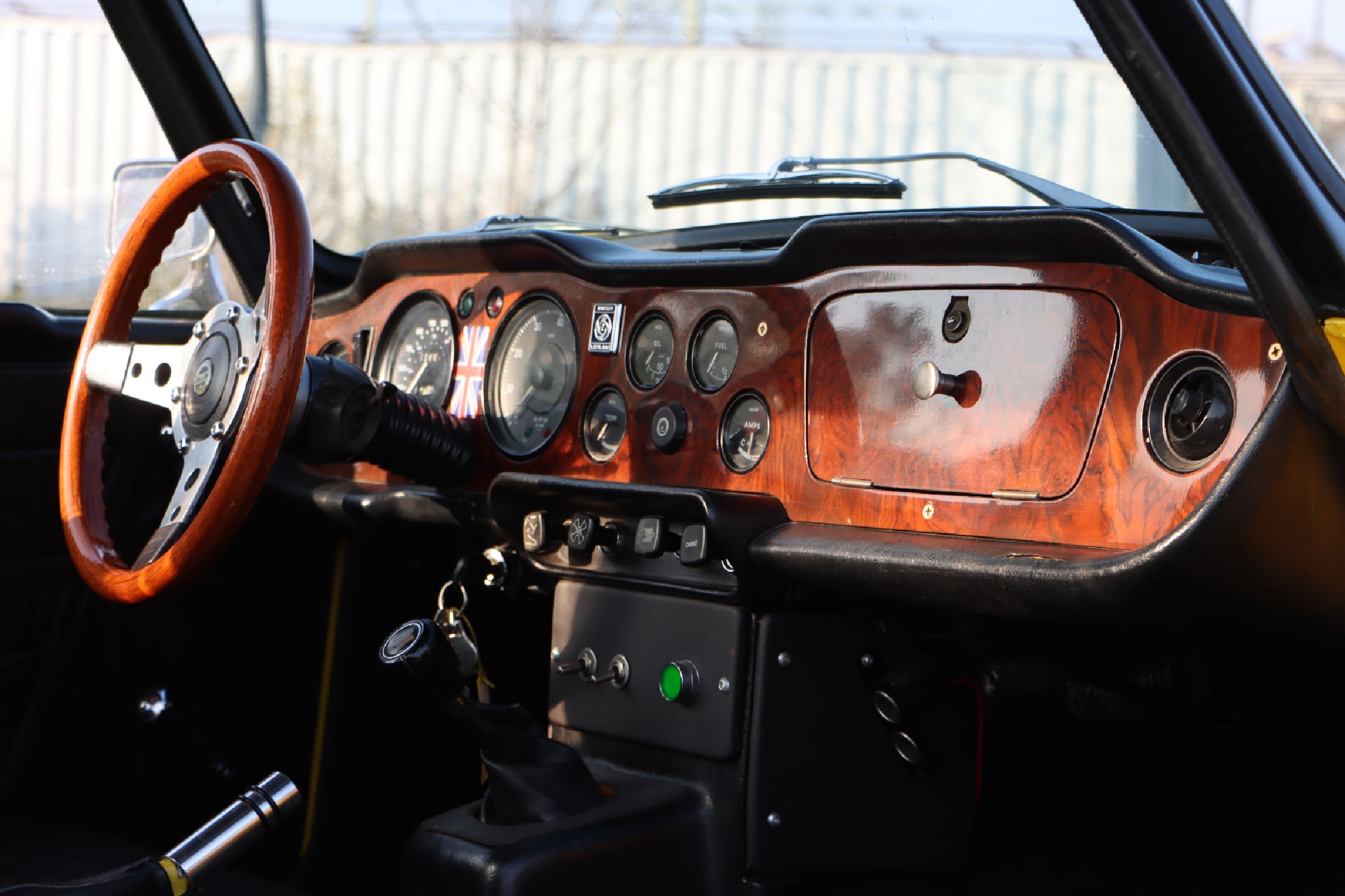 Detail c: 1975 Triumph TR 6 Roadster Chassis Nr.: CF 51660U deutsche H-Zulassung Dieser klassische englische Roadster präsentiert sich in wunderschönem ...