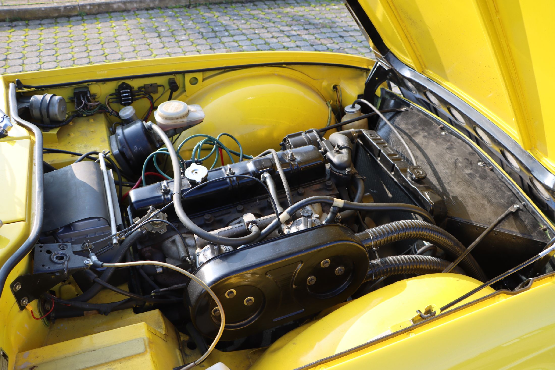 Detail g: 1975 Triumph TR 6 Roadster Chassis Nr.: CF 51660U deutsche H-Zulassung Dieser klassische englische Roadster präsentiert sich in wunderschönem ...