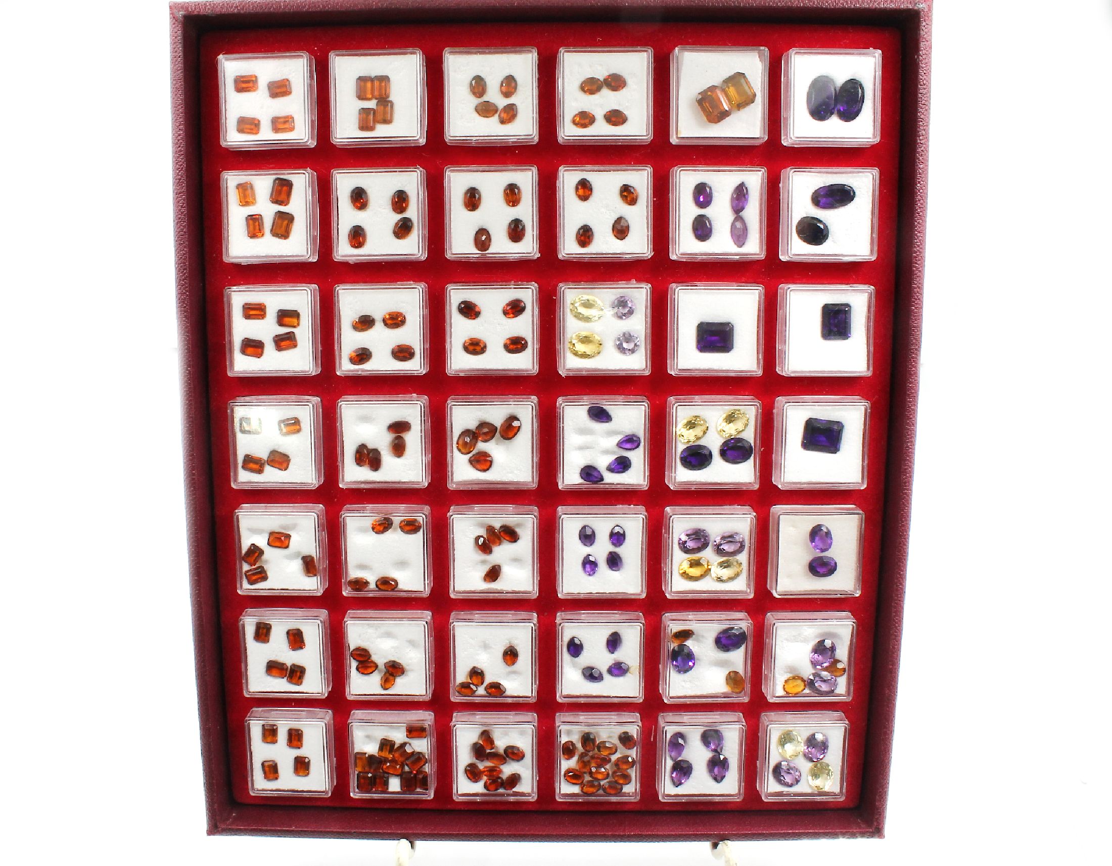 Lot lose Farbsteine, Citrine und Amethyste, zus. ca. 205 ct, versch. Schliffformen und Größen