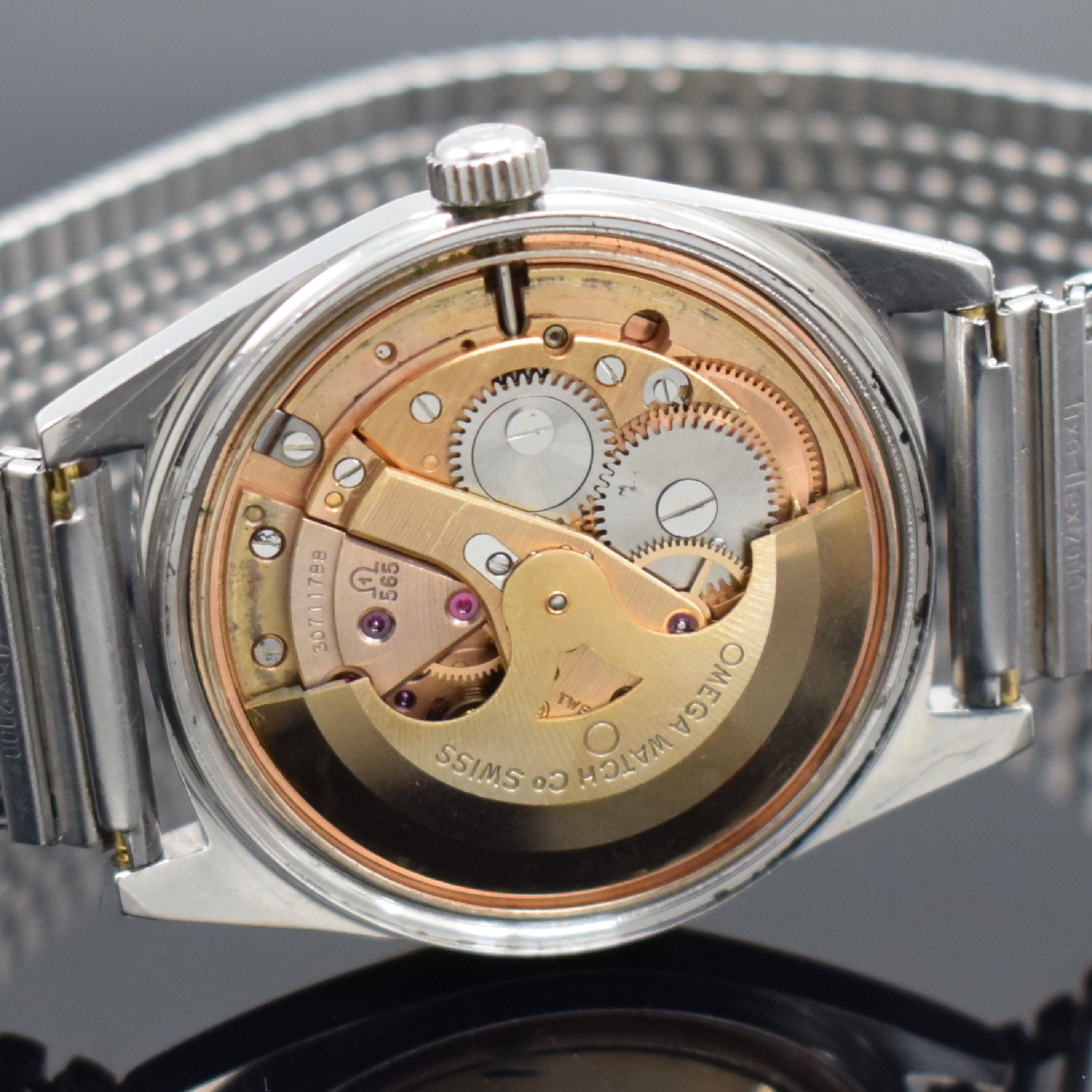 Detail d: OMEGA Seamaster De Ville Herrenarmbanduhr in Stahl Referenz 166.041, Schweiz um 1969, Automatik, neutr. Flexband, verschr. Boden, orig. Krone & Glas, ...
