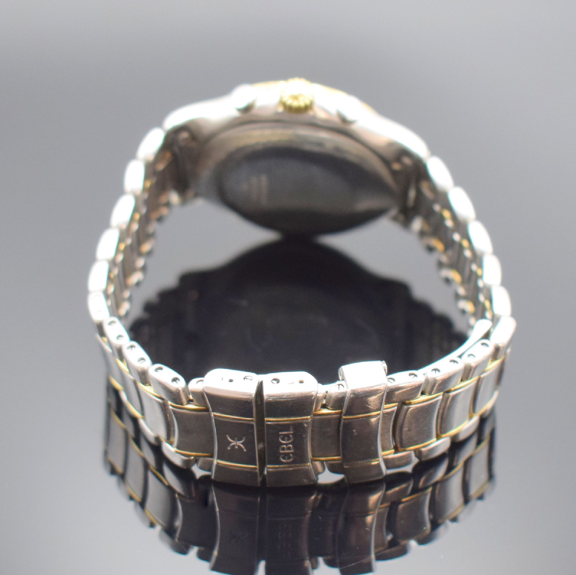 Detail b: EBEL Herrenchronograph mit El Primero Werk Referenz 1134901, Schweiz verk. lt. beil. Pap. 03/1989, Automatik, Edelstahl/Gold kombiniert, Boden ...