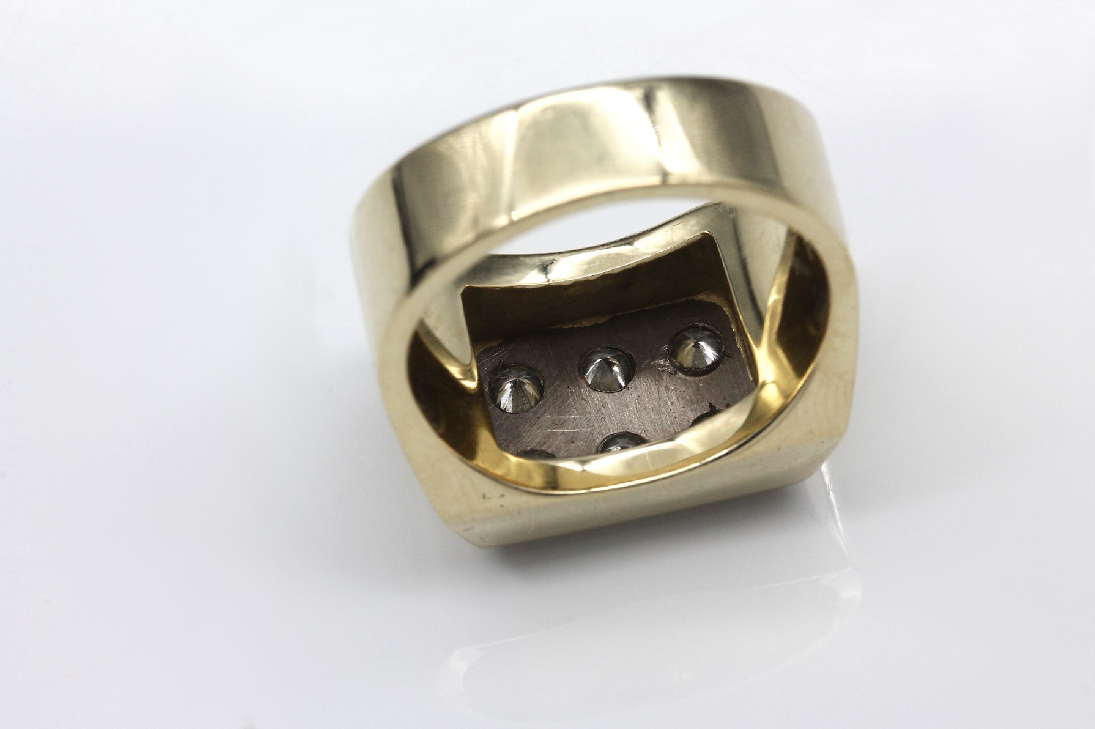 Detail a: 14 kt Gold Brillant-Ring, GG/WG 585/000, rechteckiger Ringkopf, 6 in WG gefasste Brillanten zus. ca. 0.75 ct feines Weiß-Weiß/ vs-si, RW 59, ca. ...