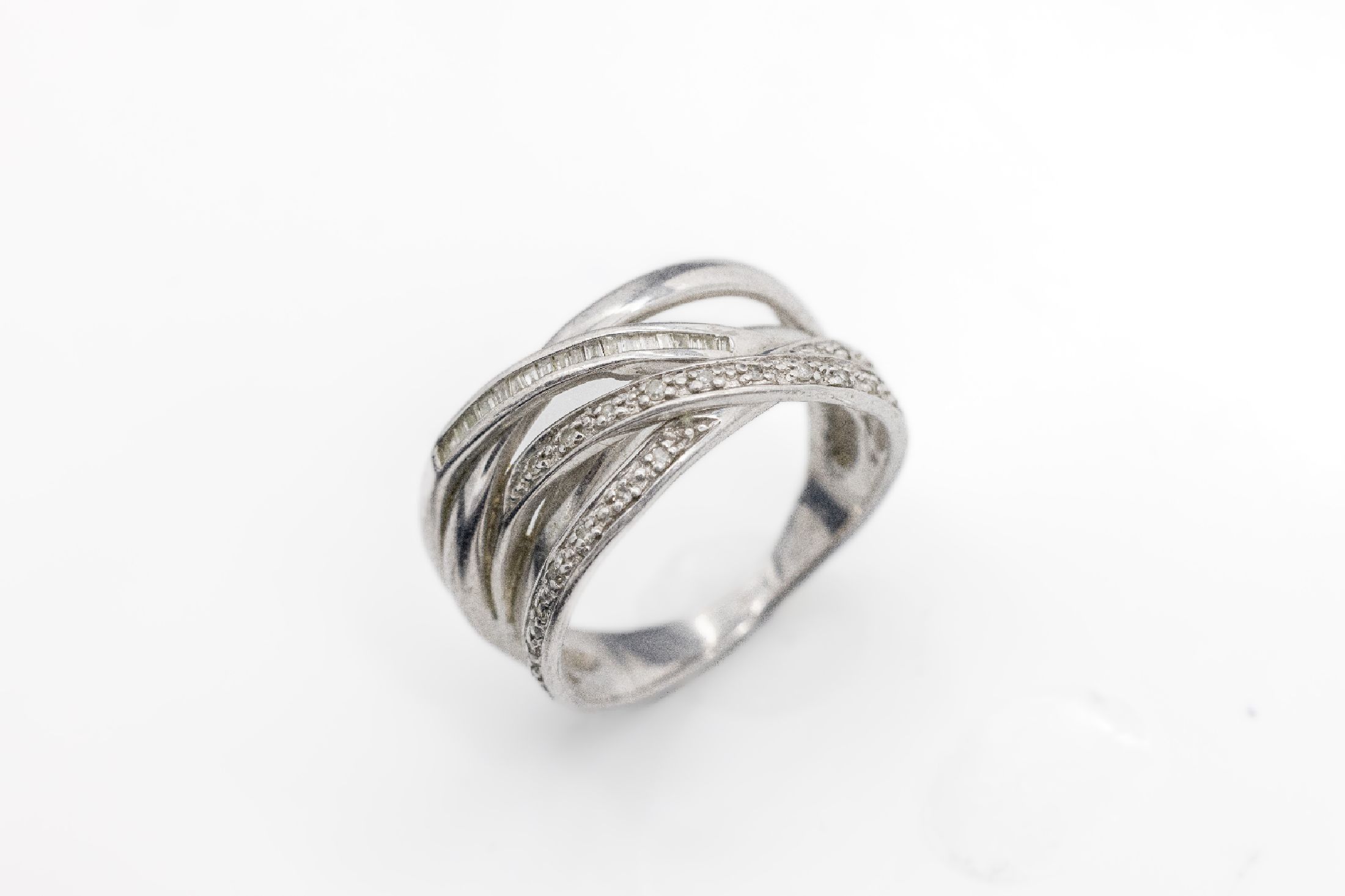 Diamant-Ring, 925er Silber, 40 Diamantbaguettes und 8/8-Diamanten zus. ca. 0.40 ct Weiß/p, RW 54