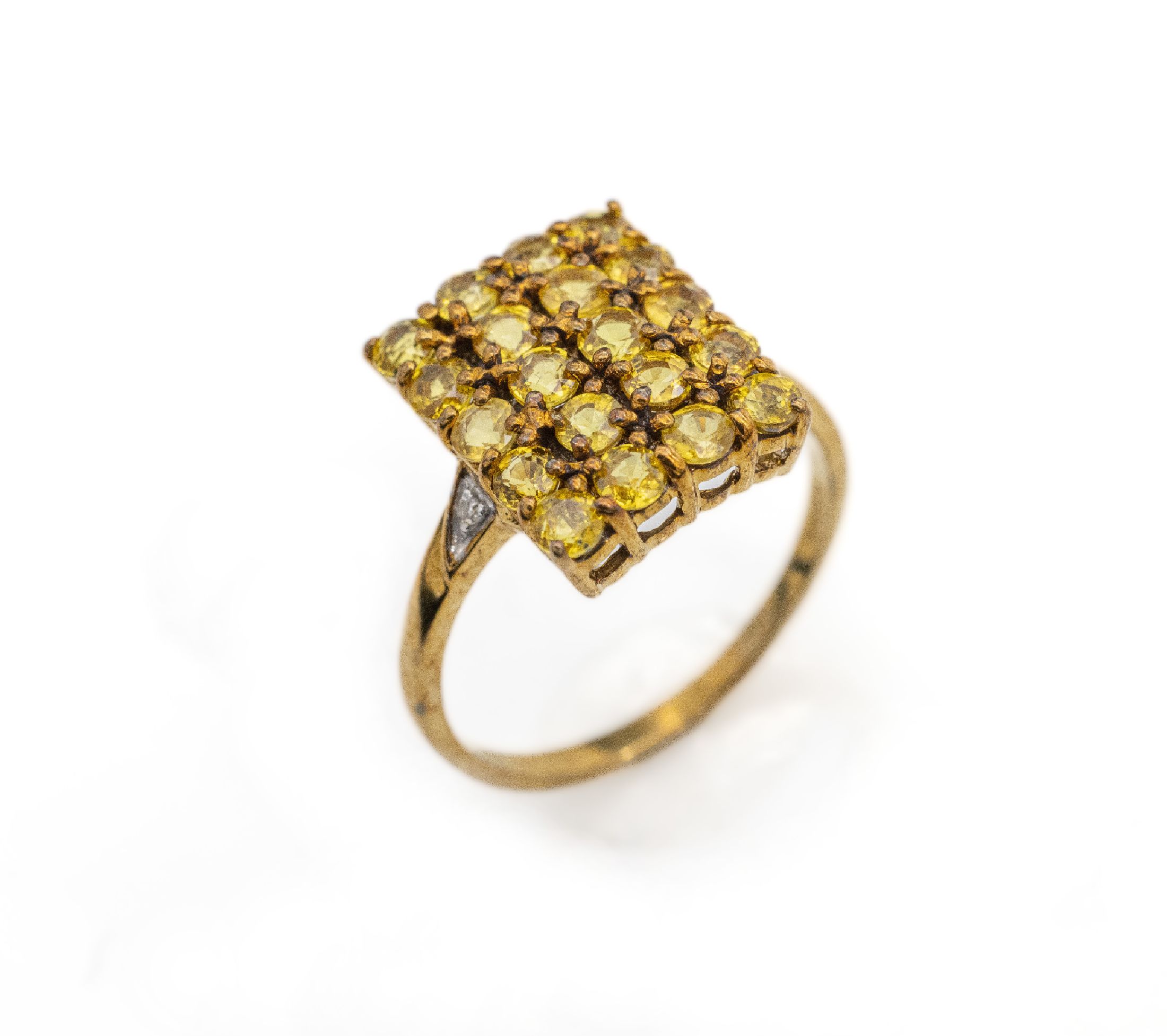 9 kt Gold Saphir-Diamant-Ring, GG 375/000, England, Birmingham, 20 gelbe rundfacett. Saphire zus. ca. 2.0 ct, 2 8/8-Diamanten zus. ca. 0.01 ct ...