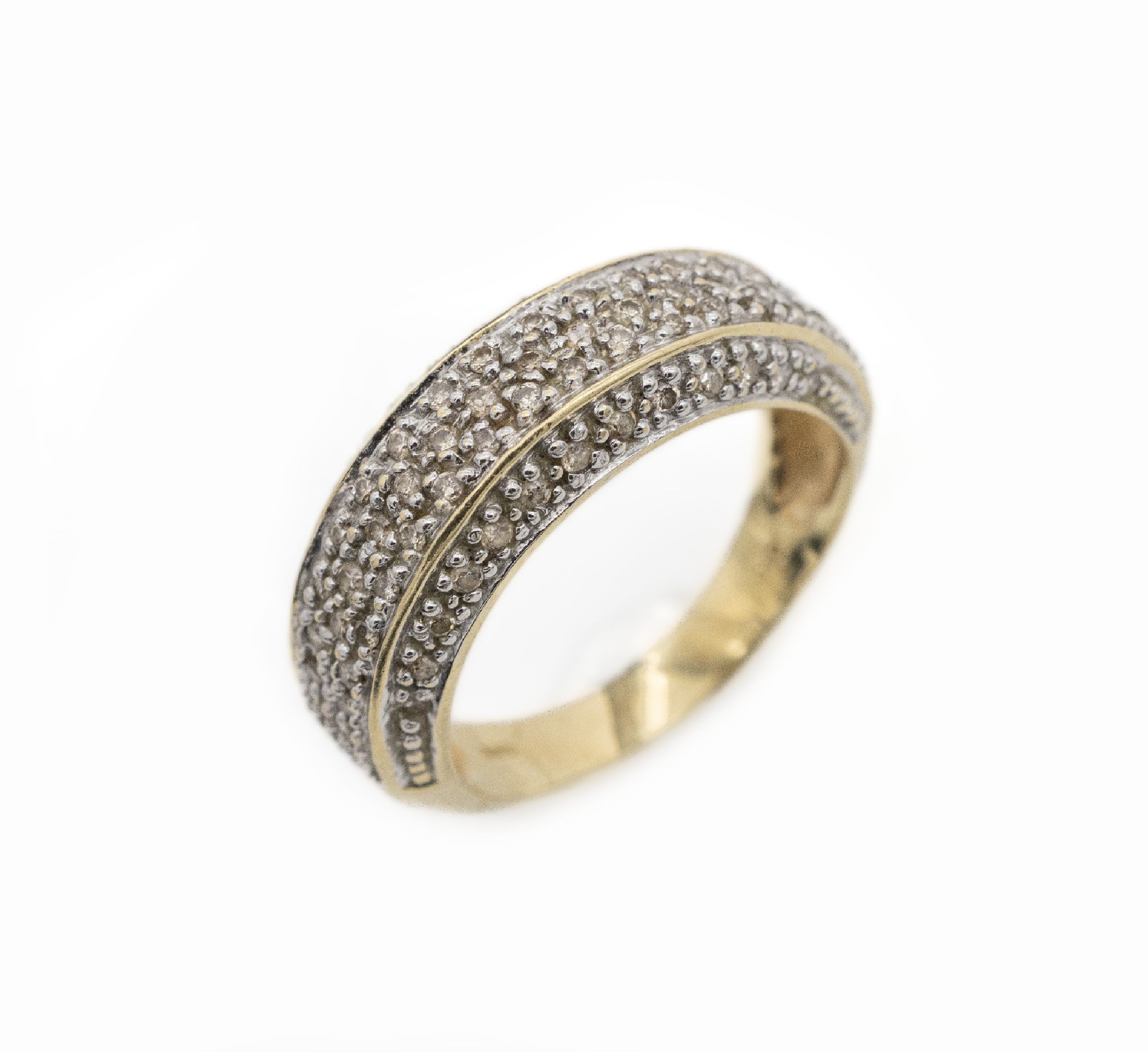14 kt Gold Brillant-Ring, GG/WG 585/000, 68in WG gefasste Brillanten zus. ca. 0.70 ct get. Weiß/p, RW 56, ca. 5.2 g