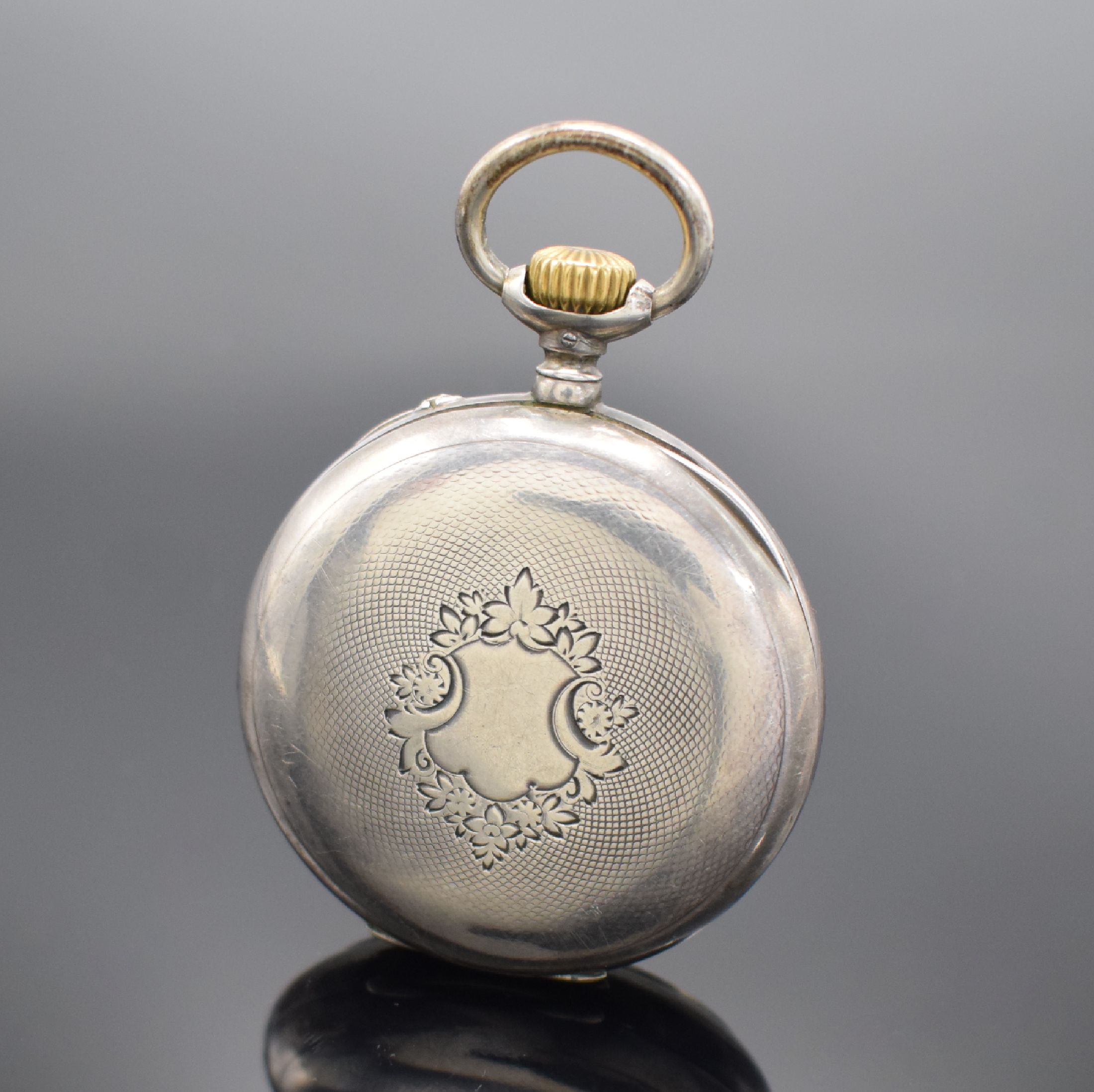 Detail a: IWC offene Taschenuhr in 800er Silber, Schweiz um 1900, teils angel. Geh. dell., guill. Rückdeckel m. Monogrammspiegel, Silbercuvette, ...