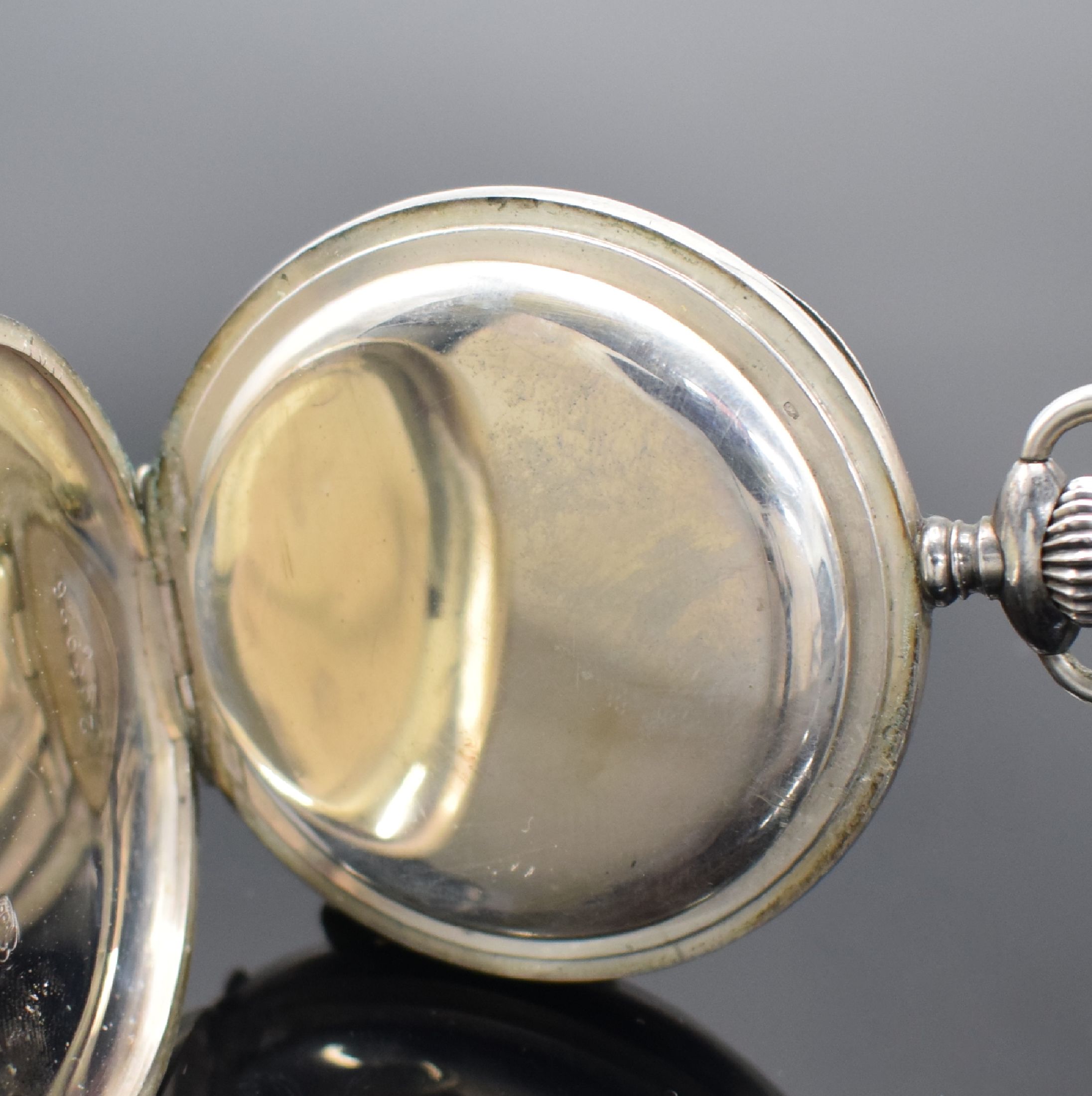 Detail c: Offene Taschenuhr mit Schaltradchronograph in 800er Silber, Schweiz um 1915, Geh. dell., guill. Rückdeckel, Emailzifferbl. l. besch., arab. Zahlen, ...