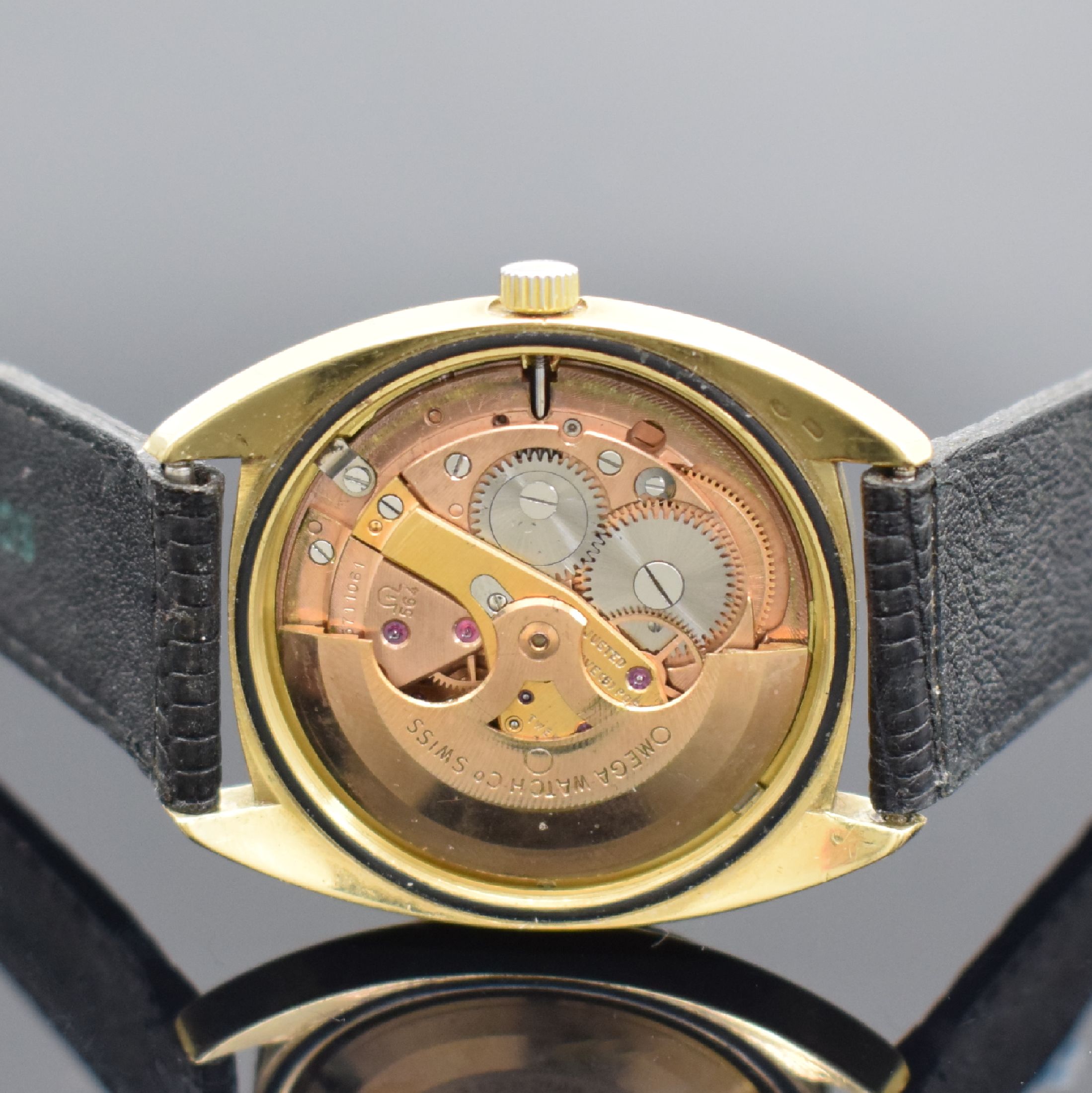 Detail c: OMEGA Herrenarmbanduhr Constellation Chronometer in GG 750/000 Referenz 168009, Schweiz um 1967, Automatik, Boden m. Darst. Sternwarte verschr., ...
