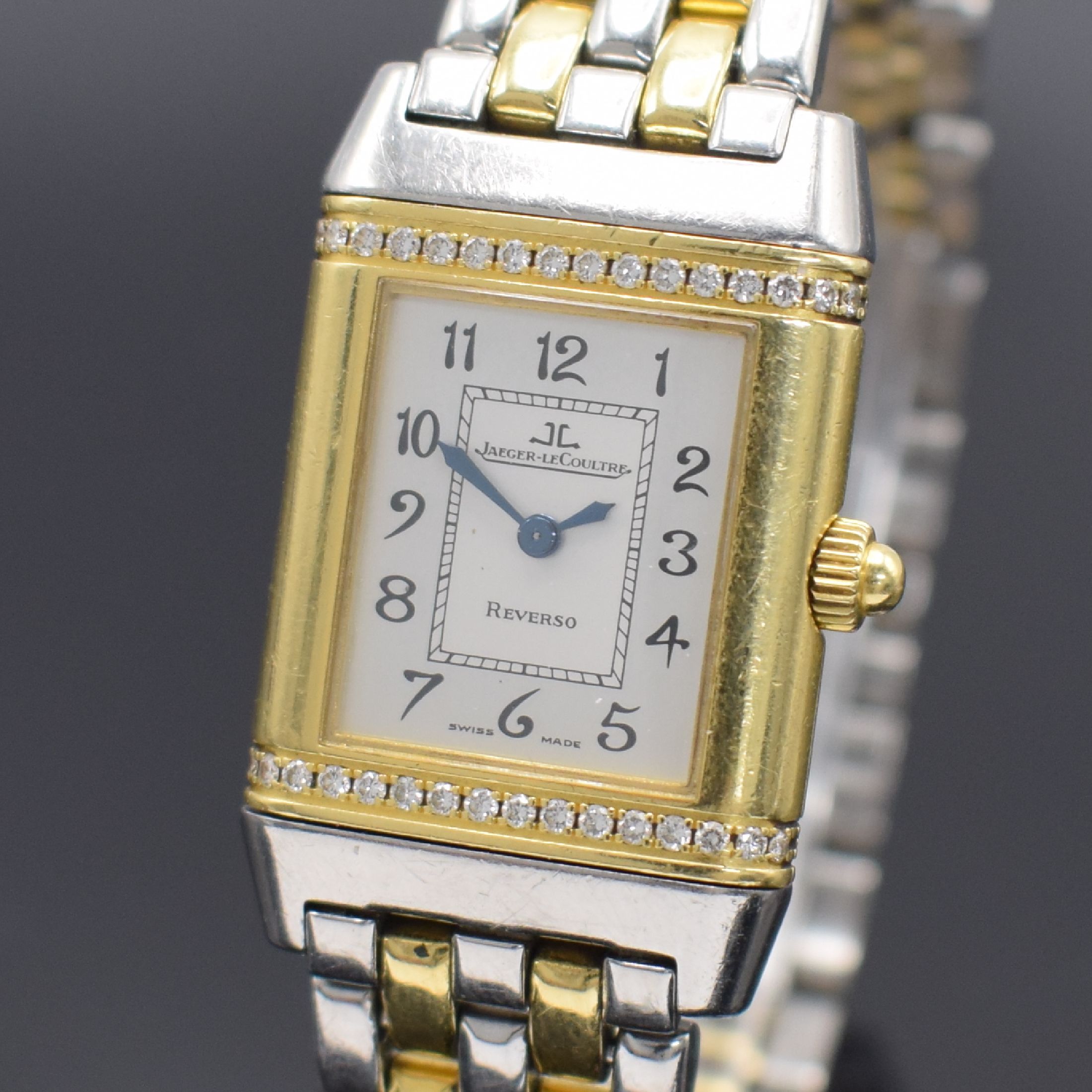 Detail a: Jaeger-LeCoultre Reverso Damenarmbanduhr in Stahl/Gold mit Diamanten Referenz 265.5.08, Schweiz um 2005, quarz, um 180 Grad drehb. Wendegeh. in GG ...