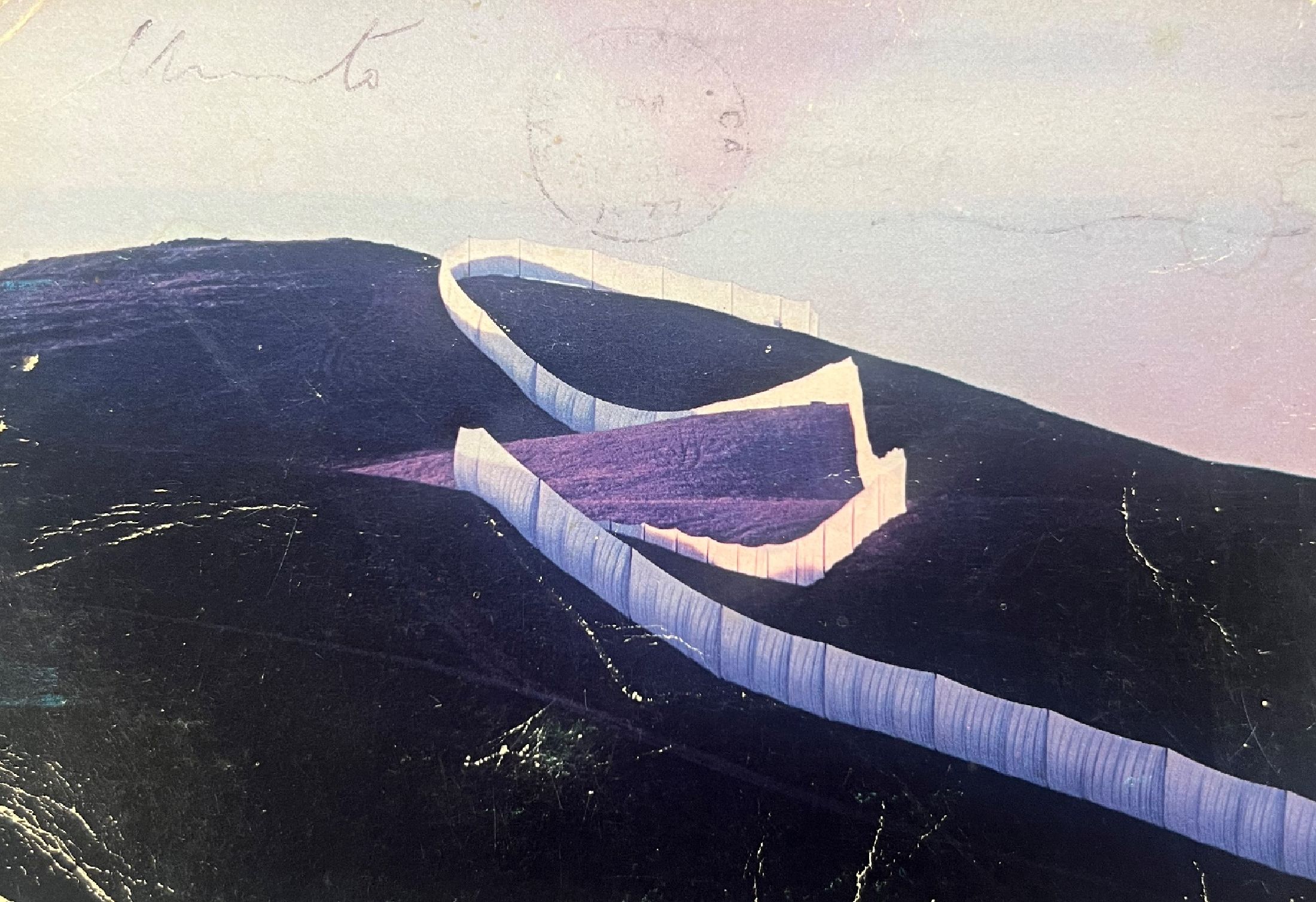 Christo, 1935-2020, Multiple/Autograph, Jeanne Claude und Christo handsignierte Kunstpostkarte an Gary Sandman, seltene handgeschriebene Postkarte ...