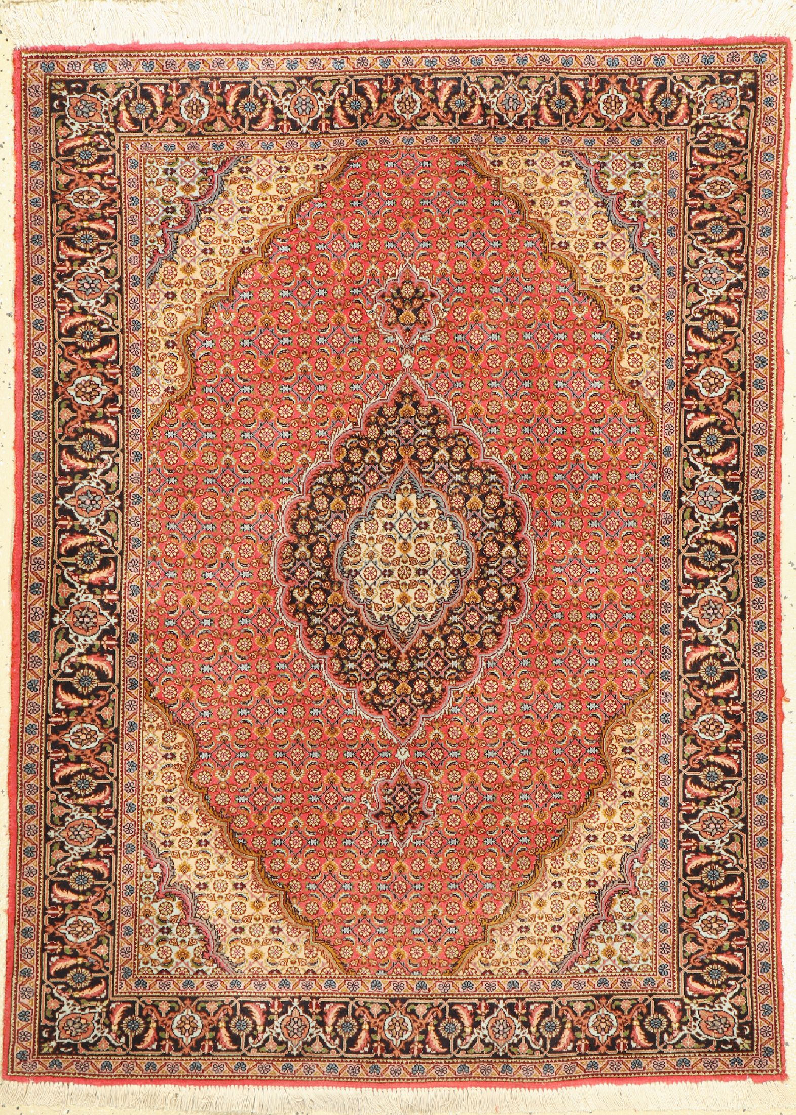 Täbriz fein(50 Raj), Persien, ca. 50 Jahre,Korkwolle mit Seide, ca. 142 x 106 cm, (minimaler Mottenfrass), EHZ: 1-2