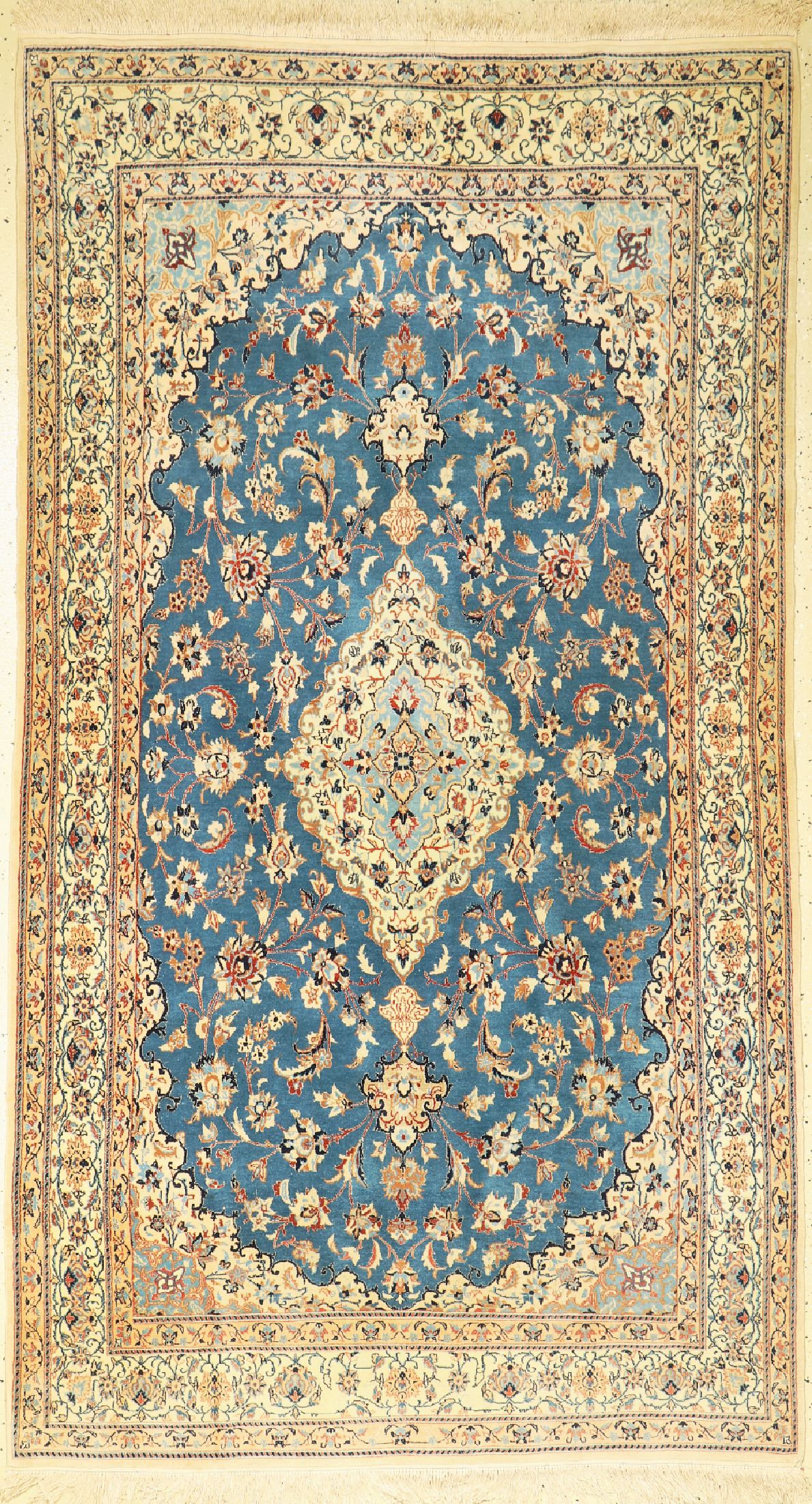 Nain fein(9 La), Persien, um 1960, Korkwolle mit Seide, ca. 240 x 130 cm, EHZ: 1-2