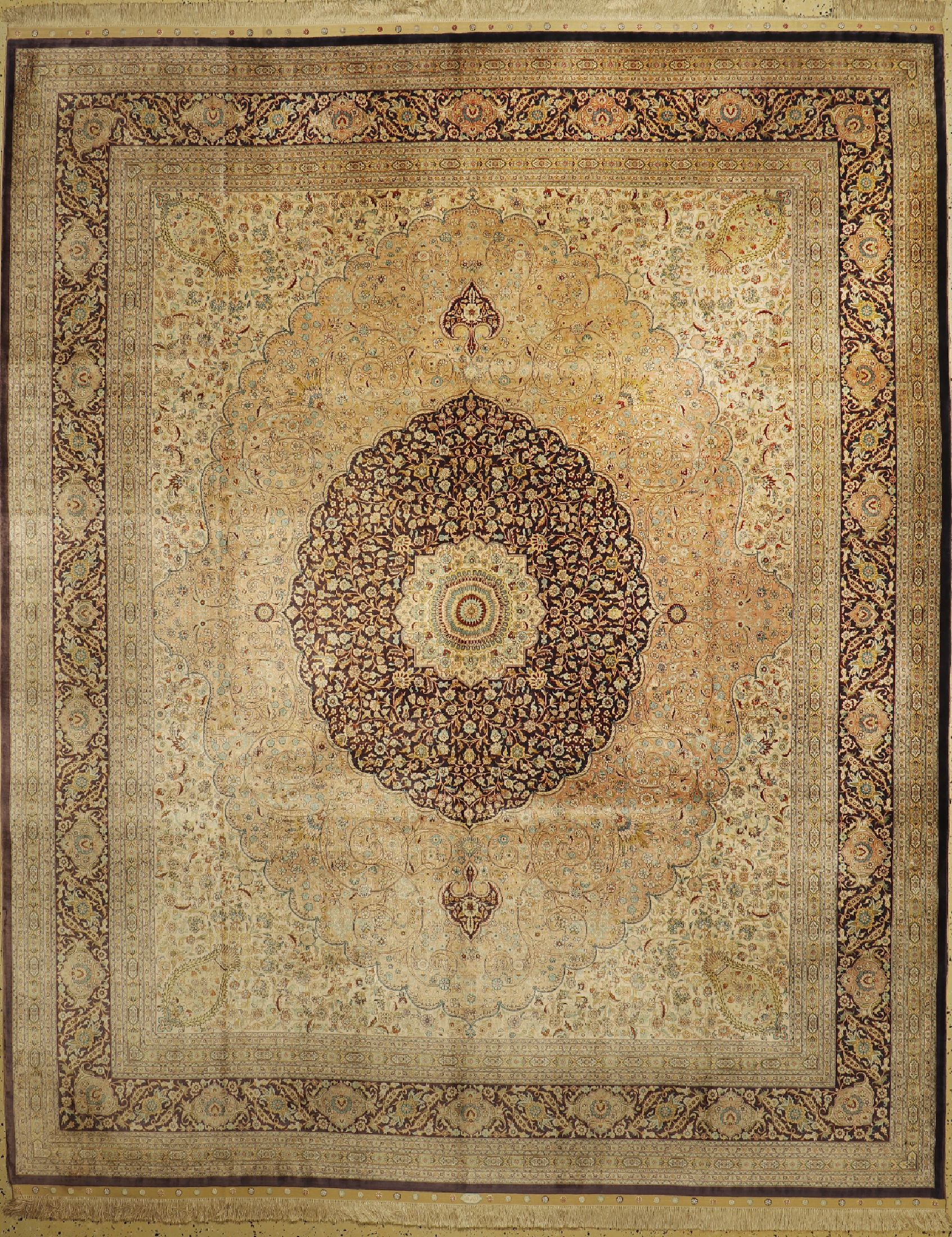 Hereke Seide fein, China, ca. 50 Jahre, reine Naturseide, ca. 310 x 245 cm, ca. 1,0 Mio. Kn/qm, verblasst, EHZ: 1-2
