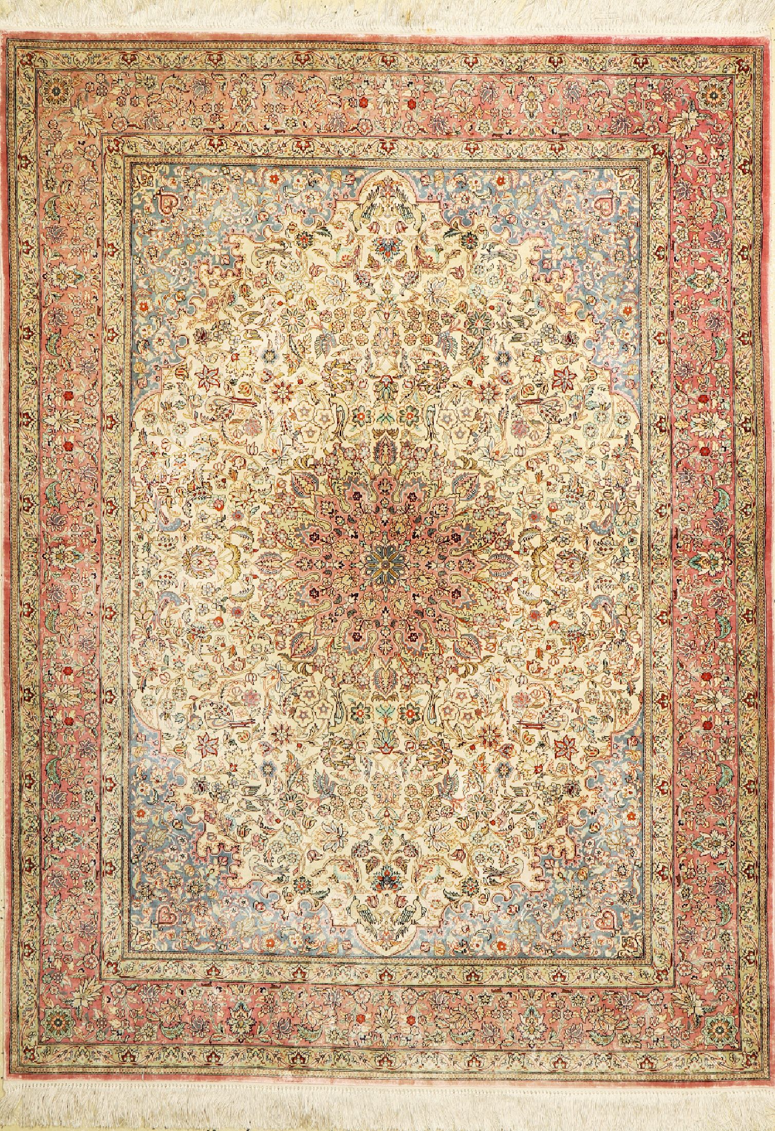 Hereke Seide fein, China, ca. 50 Jahre, reine Naturseide, ca. 172 x 127 cm, ca. 1,0 Mio. Kn/qm, EHZ: 1-2(Verschmutzt)