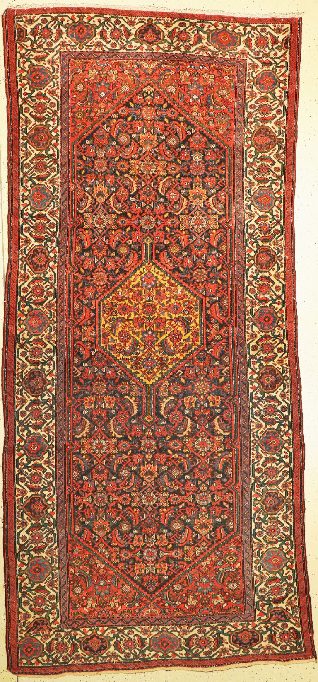 Antiker Malayer, Persien, um 1900, Wolle auf Baumwolle, ca. 333 x 151 cm, EHZ: 2-3