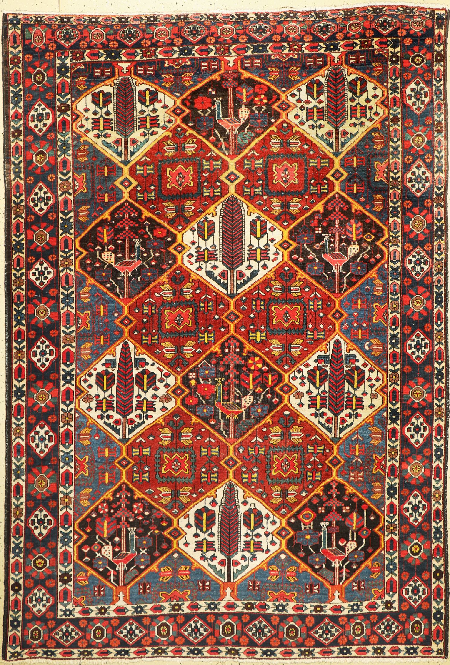 Bachtiar alt, Persien, um 1950, Wolle auf Baumwolle, ca. 307 x 210 cm, EHZ: 3