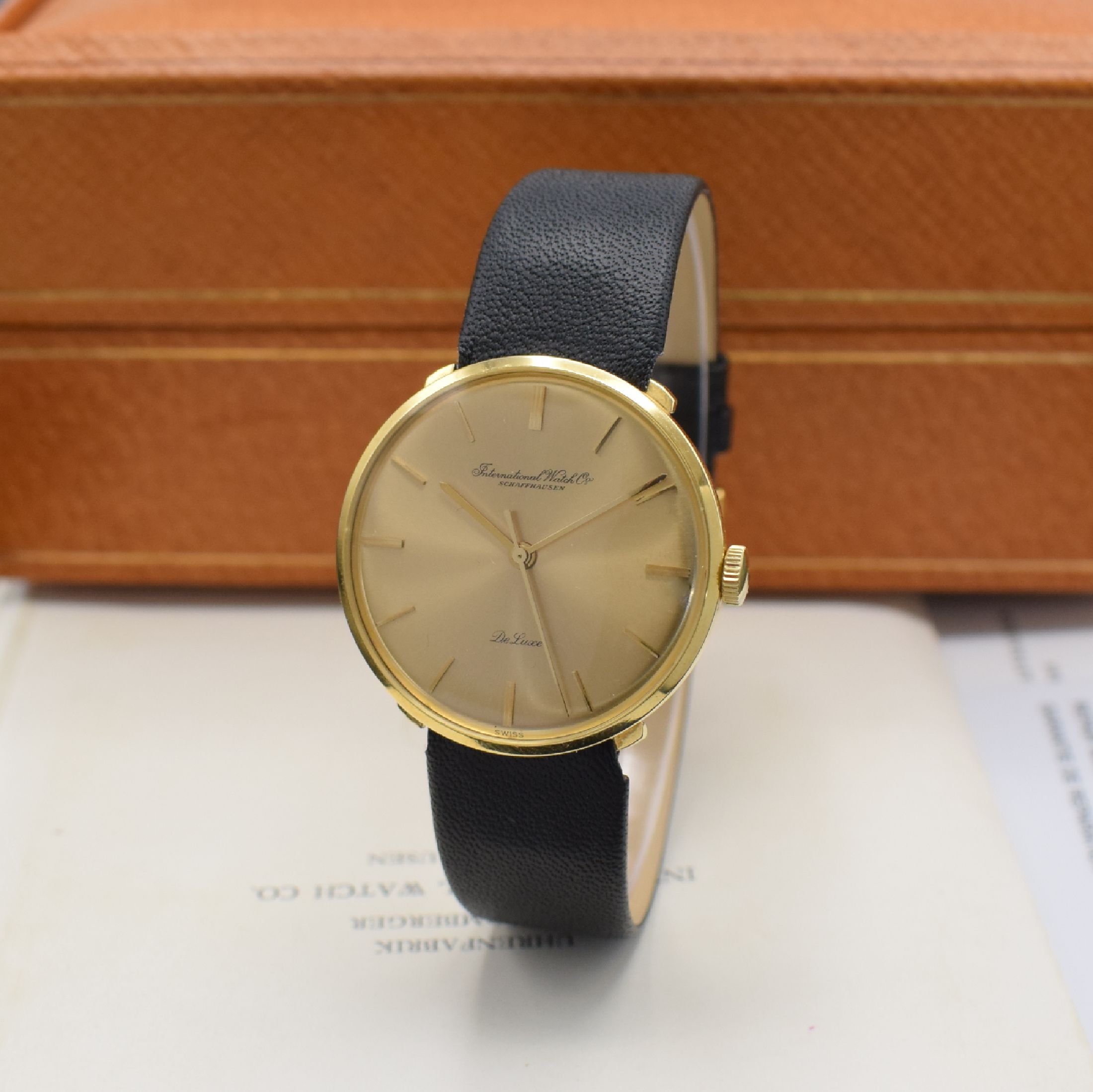 IWC de Luxe seltene Herrenarmbanduhr mit original Box und Papieren in GG 750/000, Schweiz lt. orig. Papier verkauft am 24 Dez. 1962, Handaufzug, ...