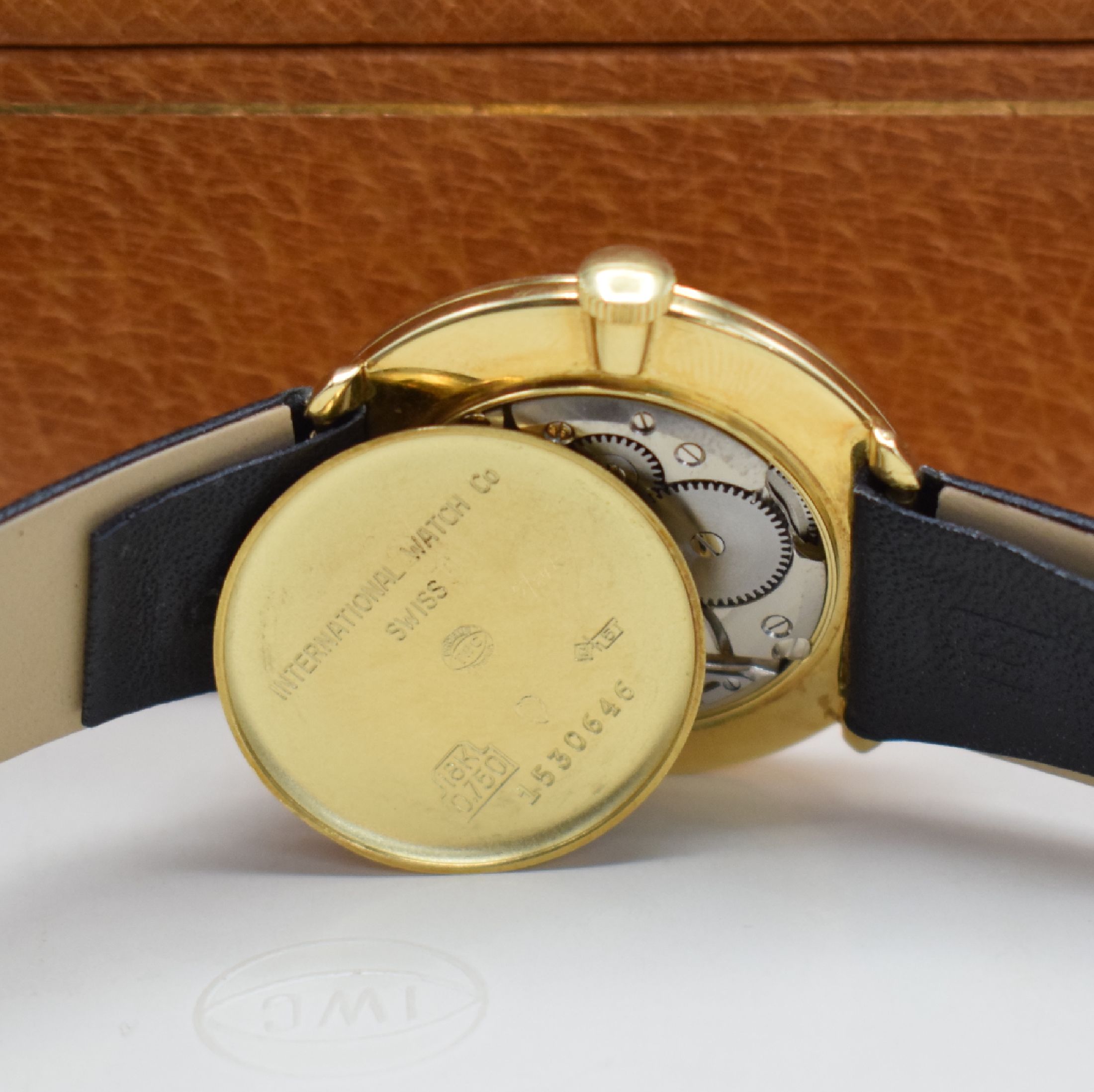Detail e: IWC de Luxe seltene Herrenarmbanduhr mit original Box und Papieren in GG 750/000, Schweiz lt. orig. Papier verkauft am 24 Dez. 1962, Handaufzug, ...