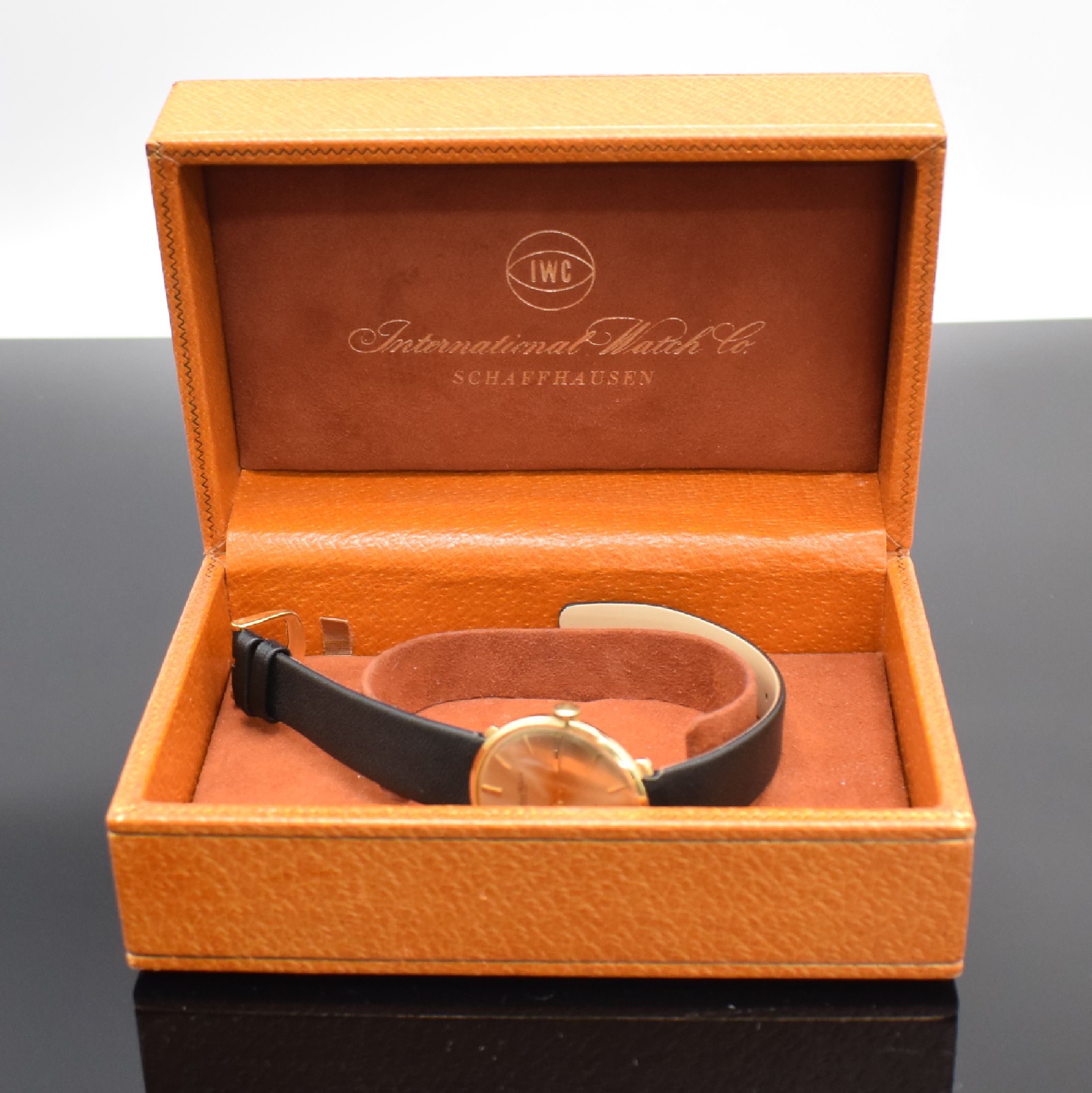 Detail f: IWC de Luxe seltene Herrenarmbanduhr mit original Box und Papieren in GG 750/000, Schweiz lt. orig. Papier verkauft am 24 Dez. 1962, Handaufzug, ...