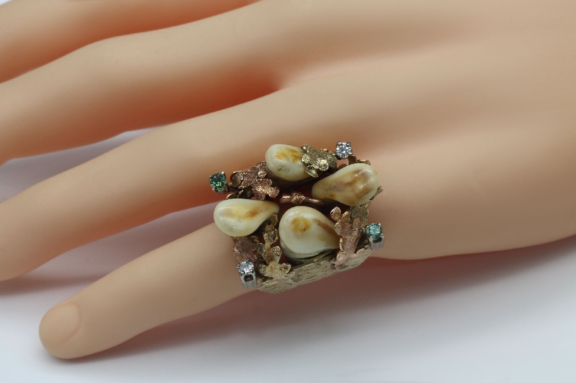 Detail a: Ausgefallener 14 kt Gold Grandel-Ring, GG/RG 585/000, 4 Grandeln von sehr schöner Qual., 2 Brillanten zus. ca. 0.12 ct Weiß/si, 2 Turmaline zus. ...