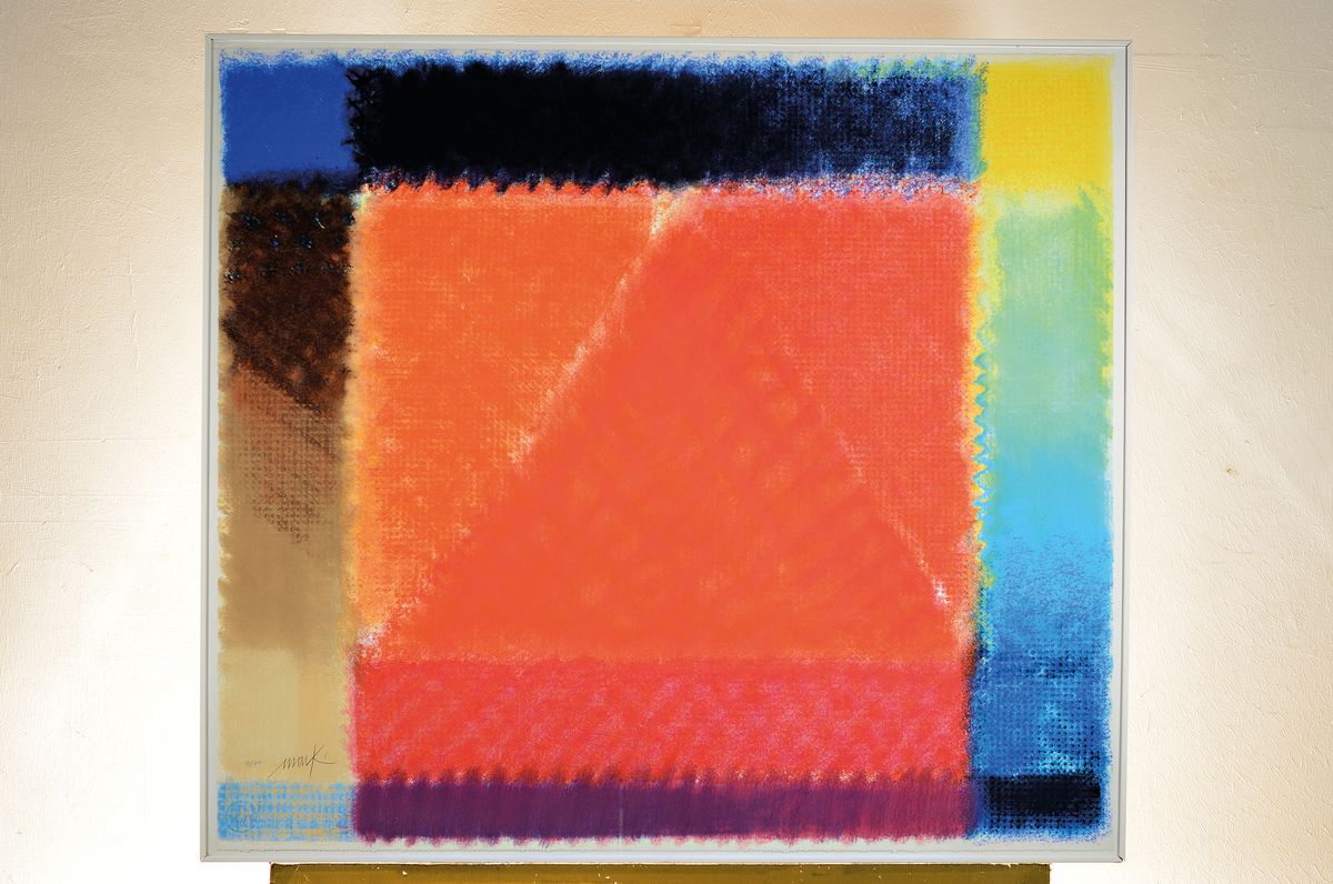Detail k: Heinz Mack, geb. 1931, "Rote Pyramide", Siebdruck,sign., dat. (20)05 und num. 43/70, unter Glas gerahmt, gesamt ca. 83x93 cm