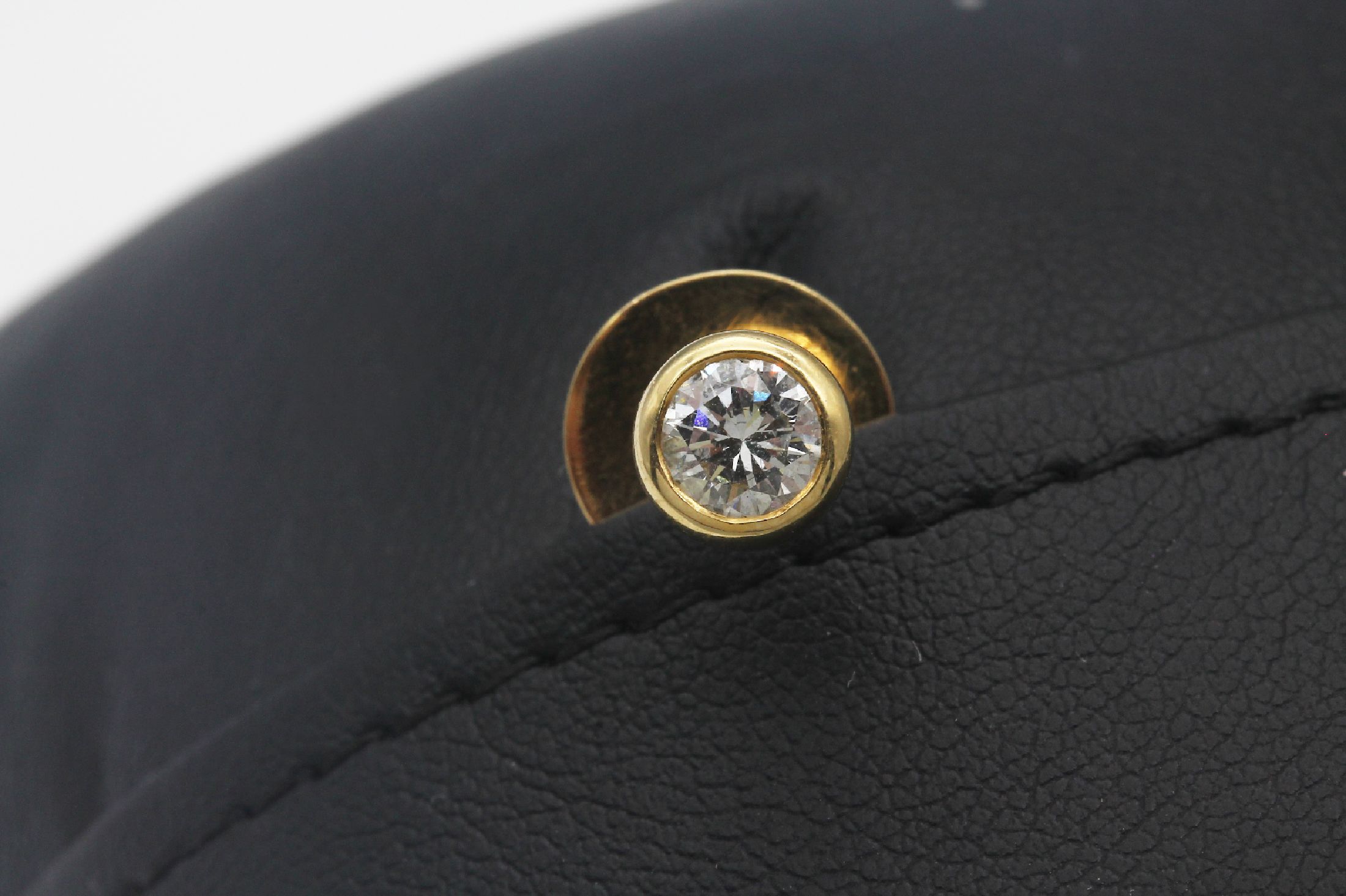 Detail c: Paar 18 kt Gold Verwandlungsohrstecker, GG/WG 750/000, PETER PLÖDERL Mannheim, Brillant ca. 0.40 ct feines Weiß-Weiß/si, 1 Diamant-Navette ca. ...