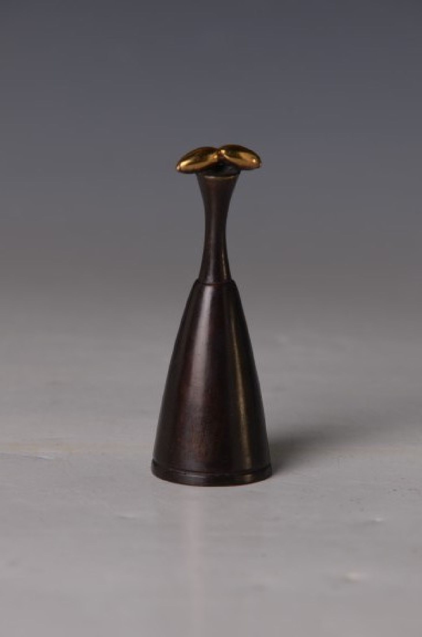 Paul Wunderlich, 1927-2010, Skulptur Löschhütchen, sign., num. 1564, ca. 9cm