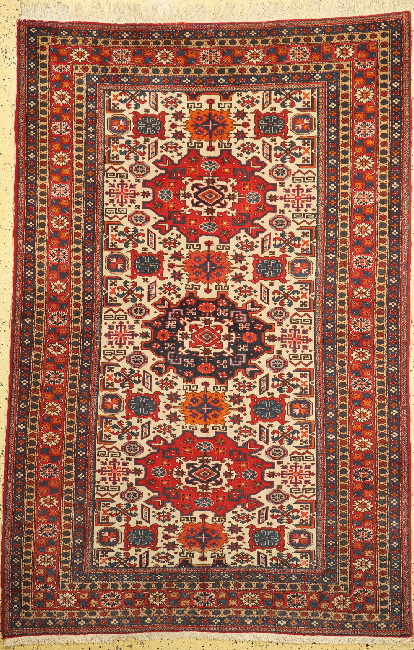 Schirwan alt, Rußland, ca. 60 Jahre, Wolle auf Baumwolle, ca. 208 x 136 cm, EHZ: 2