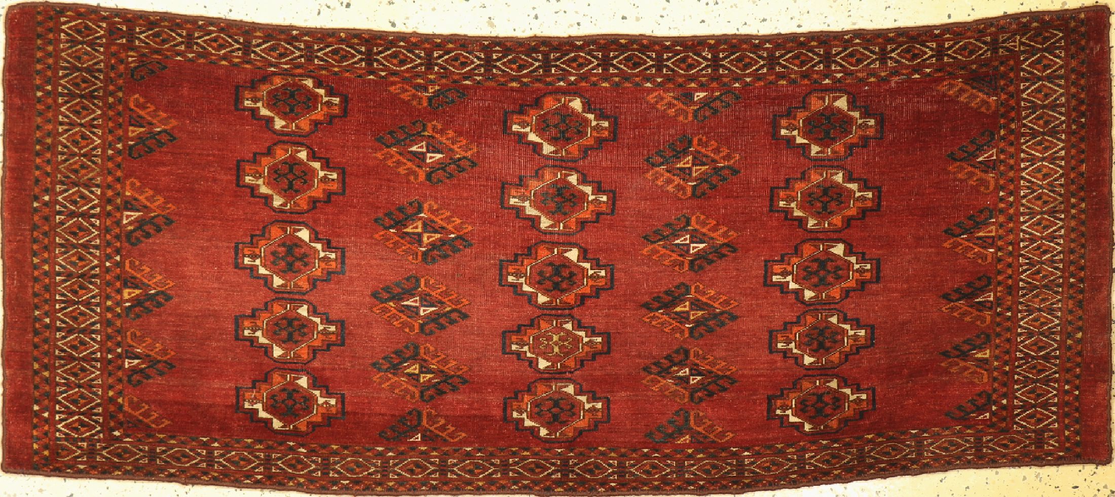 Tekke Tschowal, Turkmenistan, um 1900, Wolle auf Wolle, ca. 180 x 75 cm, EHZ: 2-3