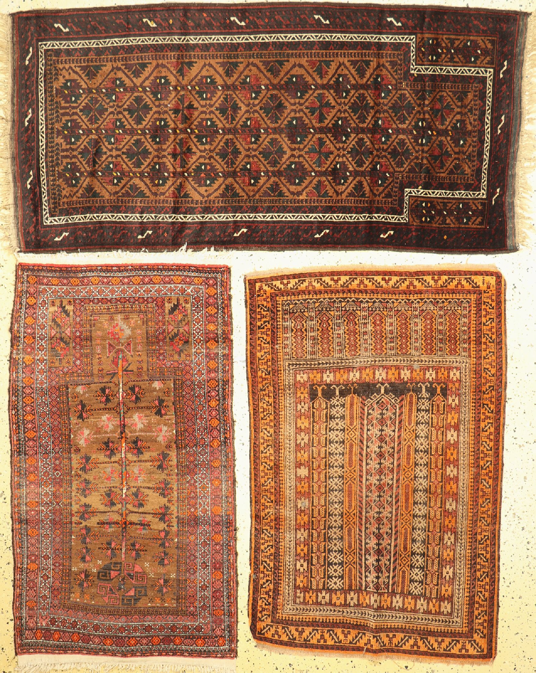 3 Belutsch Gebetsteppiche, Afghanistan, um 1940/1950, Wolle auf Wolle, ca. 176 x 85 cm, EHZ: 2-3