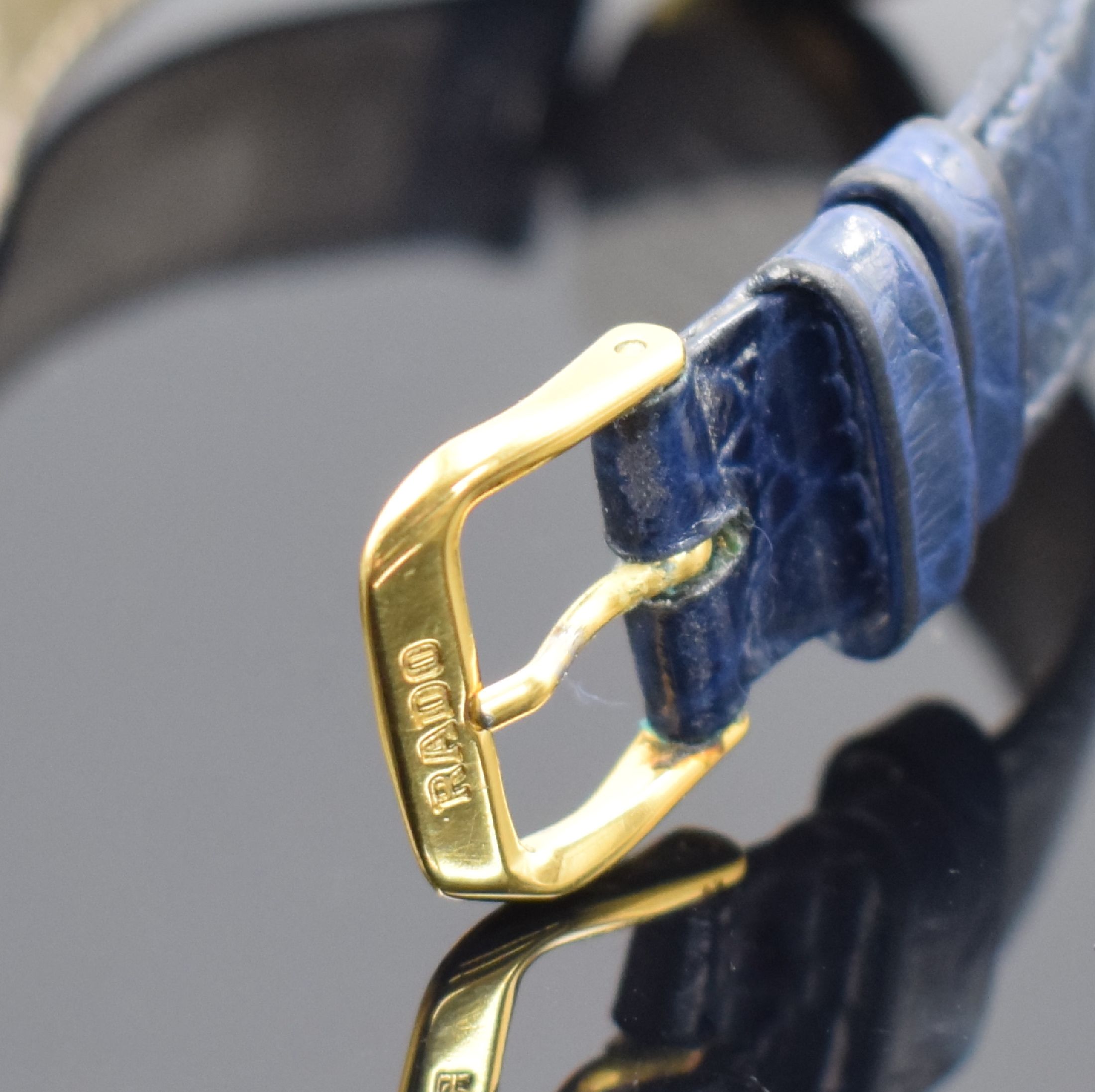 Detail b: RADO Florence Damenarmbanduhr, Schweiz verk. l. beil. Garantie 05/1999, quarz, Ref. 152.3694.2, gebl./verg. Geh., Stahlboden aufgedr., orig. ...