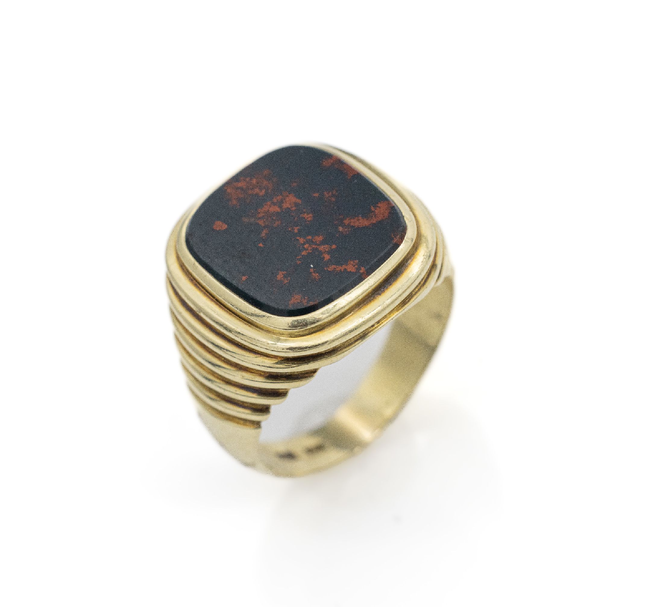 14 kt Gold Jaspis-Ring, GG 585/000, ungrav.Jaspisplatte, Ringschiene getreppt, ca. 11.5 g, RW 63