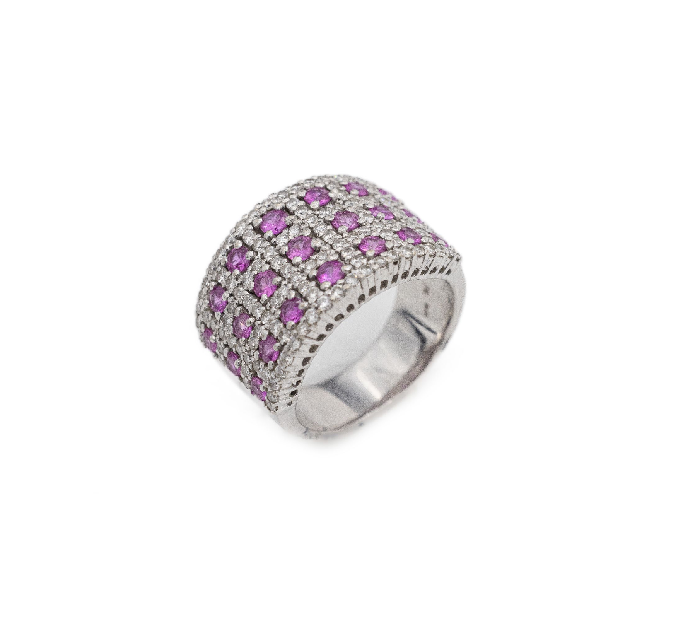 18 kt Gold Rubin-Brillant-Ring, WG 750/000,21 rundfacett. Rubine zus. ca. 2.0 ct, umgebenvon Diamanten zus. ca. 1.2 ct Weiß/si, RW 56, ca. 15.2 g