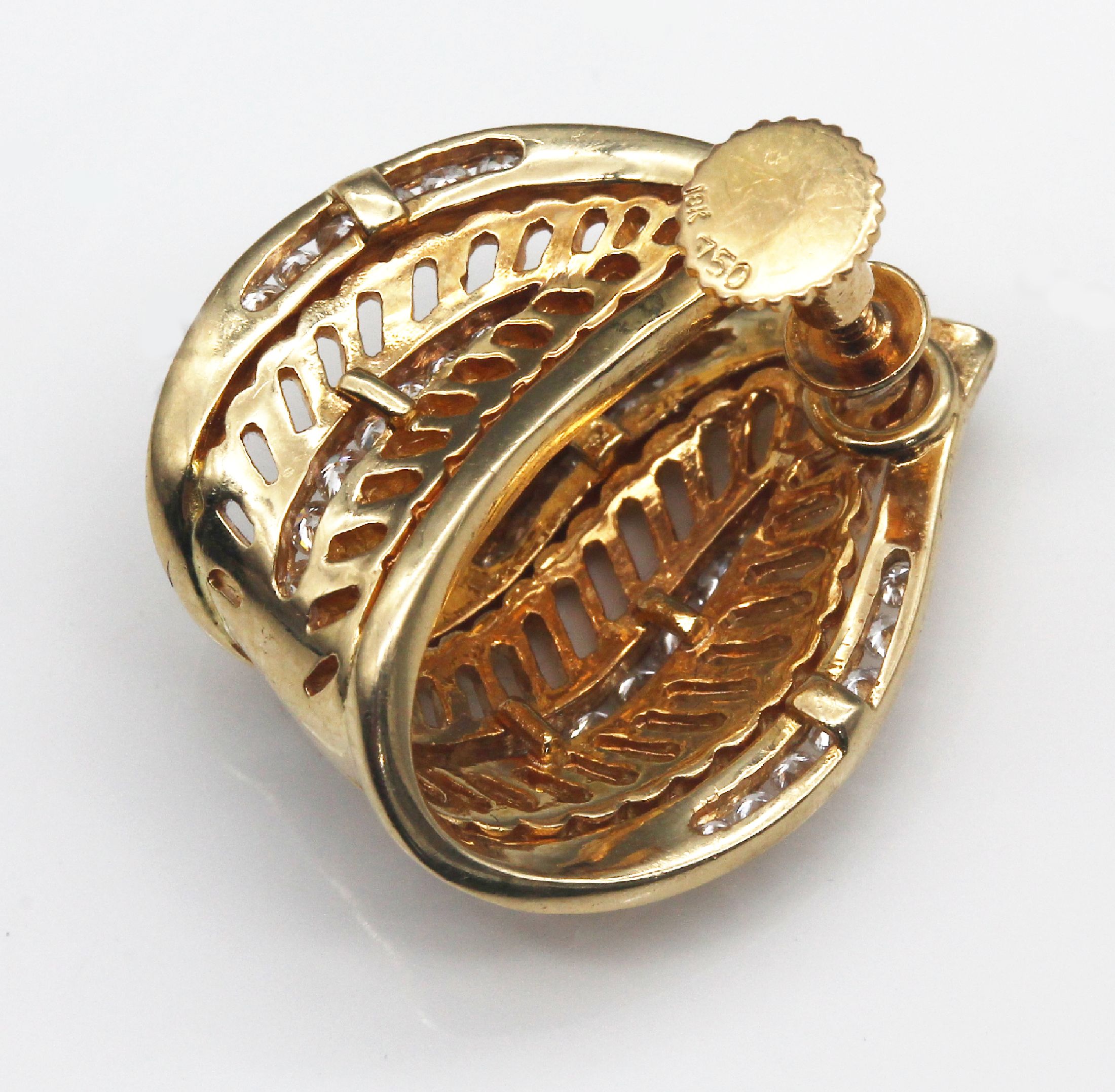 Detail a: Paar 18 kt Gold Brillant-Ohrschrauben, GG 750/000, geschwungene florale Gestaltung, durchbrochen gearbeitet, 70 Brillanten zus. ca. 0.40 ct ...