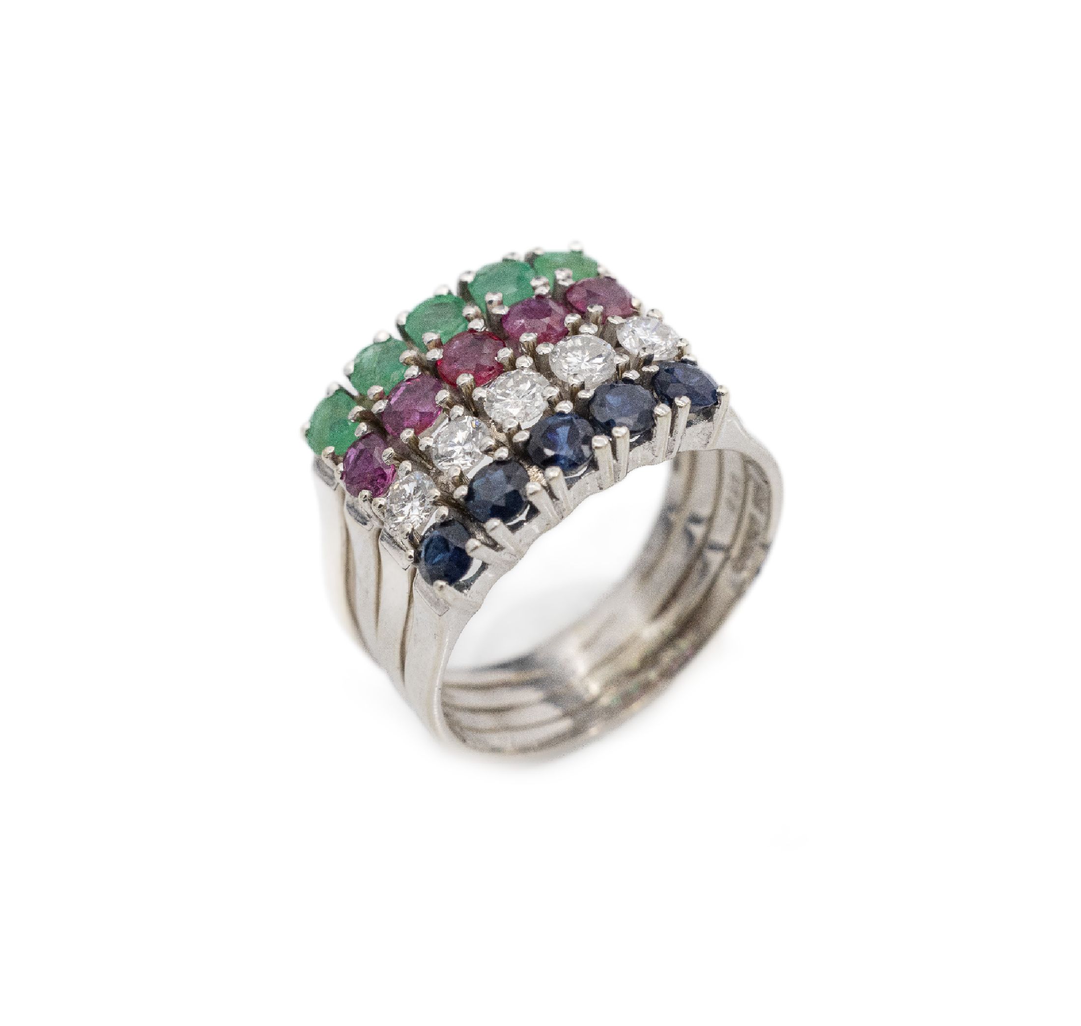 14 kt Gold Farbstein-Brillant-Ring, WG 585/000, 4-rhg., 5 rundfacett. Smaragde zus. ca. 0.30 ct, 5 rundfacett. Rubine zus. ca. 0.30, 5 rundfacett. ...