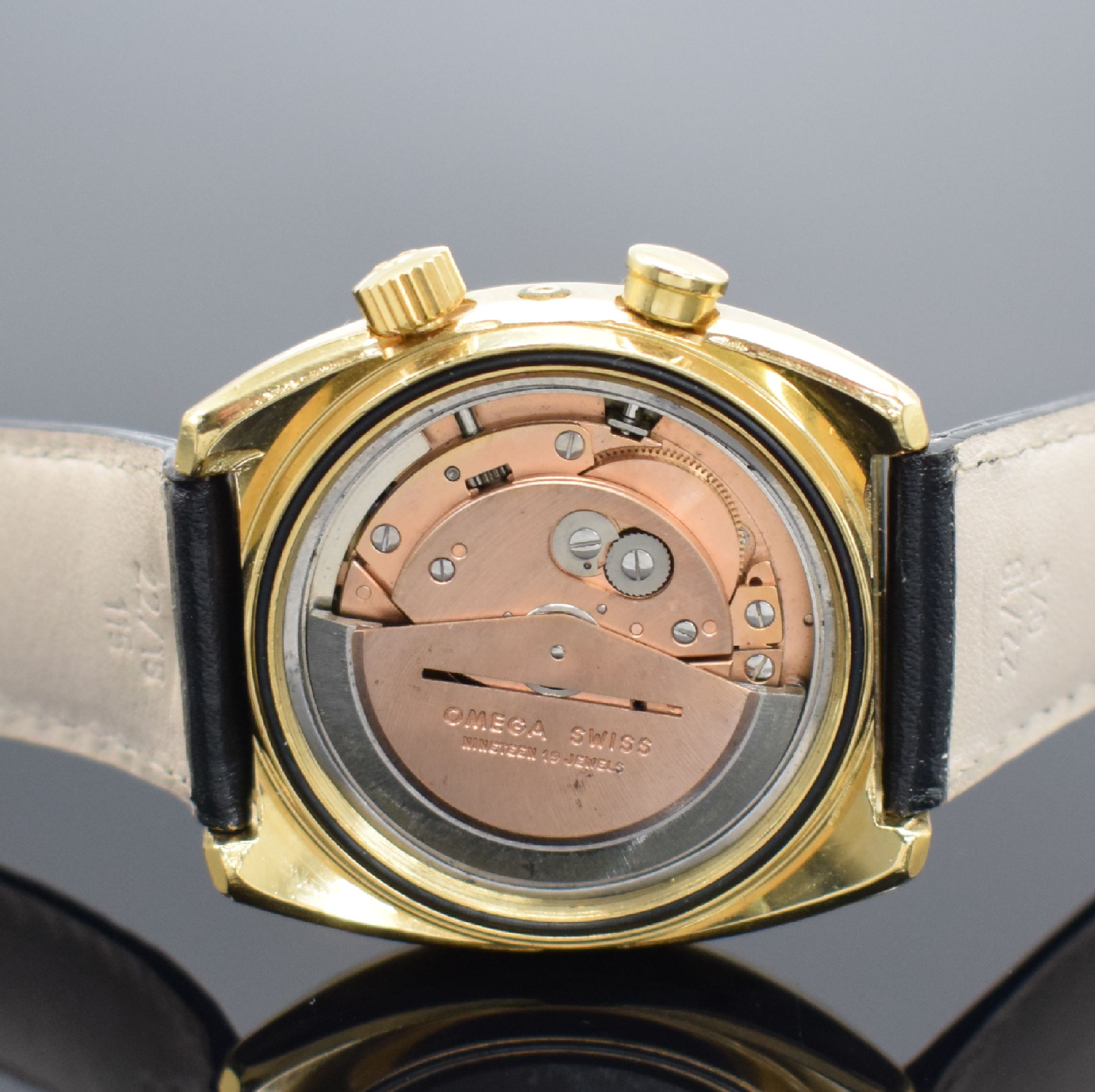 Detail d: OMEGA Automatikwecker Seamaster Memomatic Referenz 166.072, Schweiz um 1972, hartverg. Metallgeh., Edelstahlboden verschr., Anz. v. Std., Min., ...