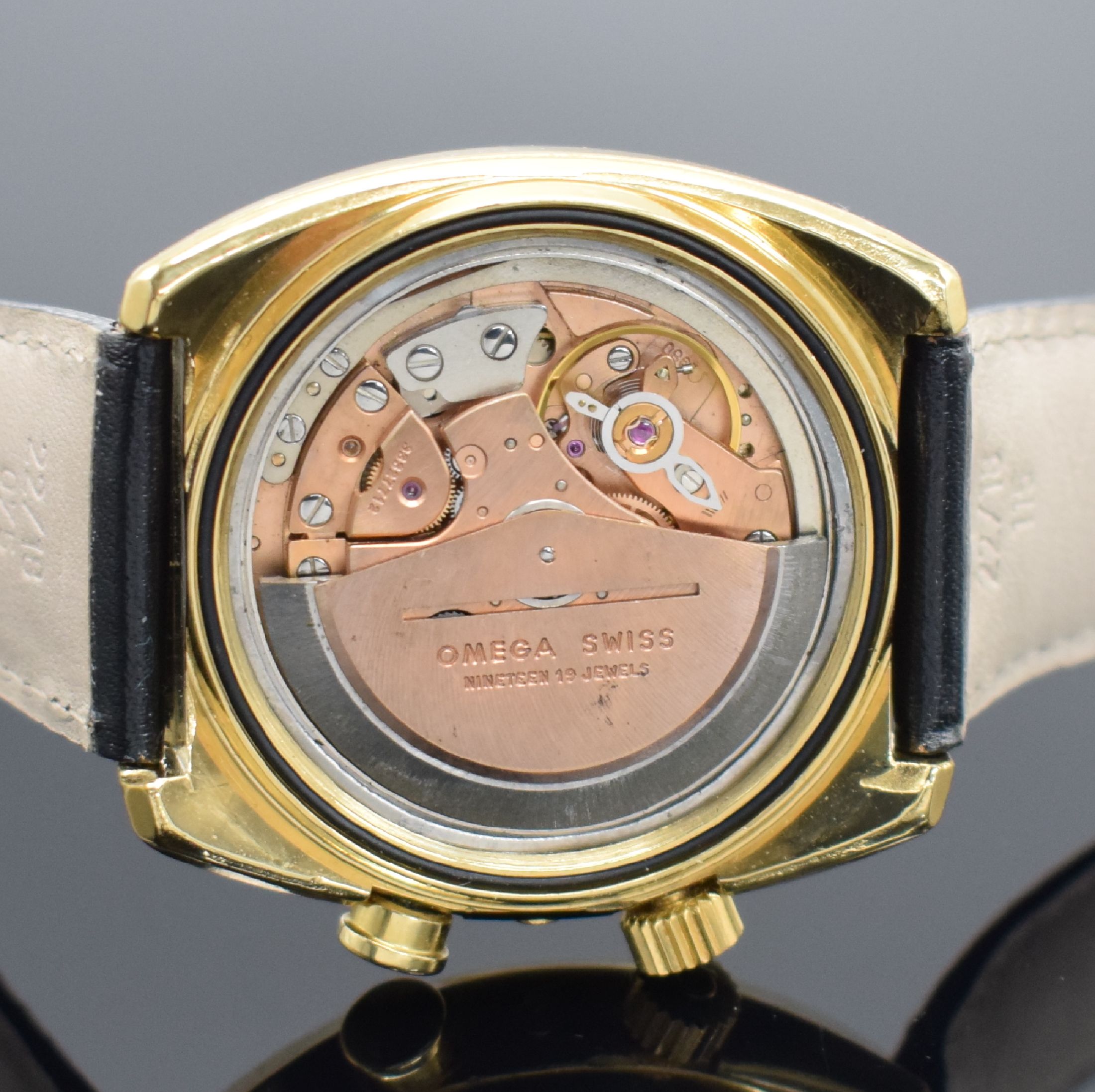 Detail e: OMEGA Automatikwecker Seamaster Memomatic Referenz 166.072, Schweiz um 1972, hartverg. Metallgeh., Edelstahlboden verschr., Anz. v. Std., Min., ...