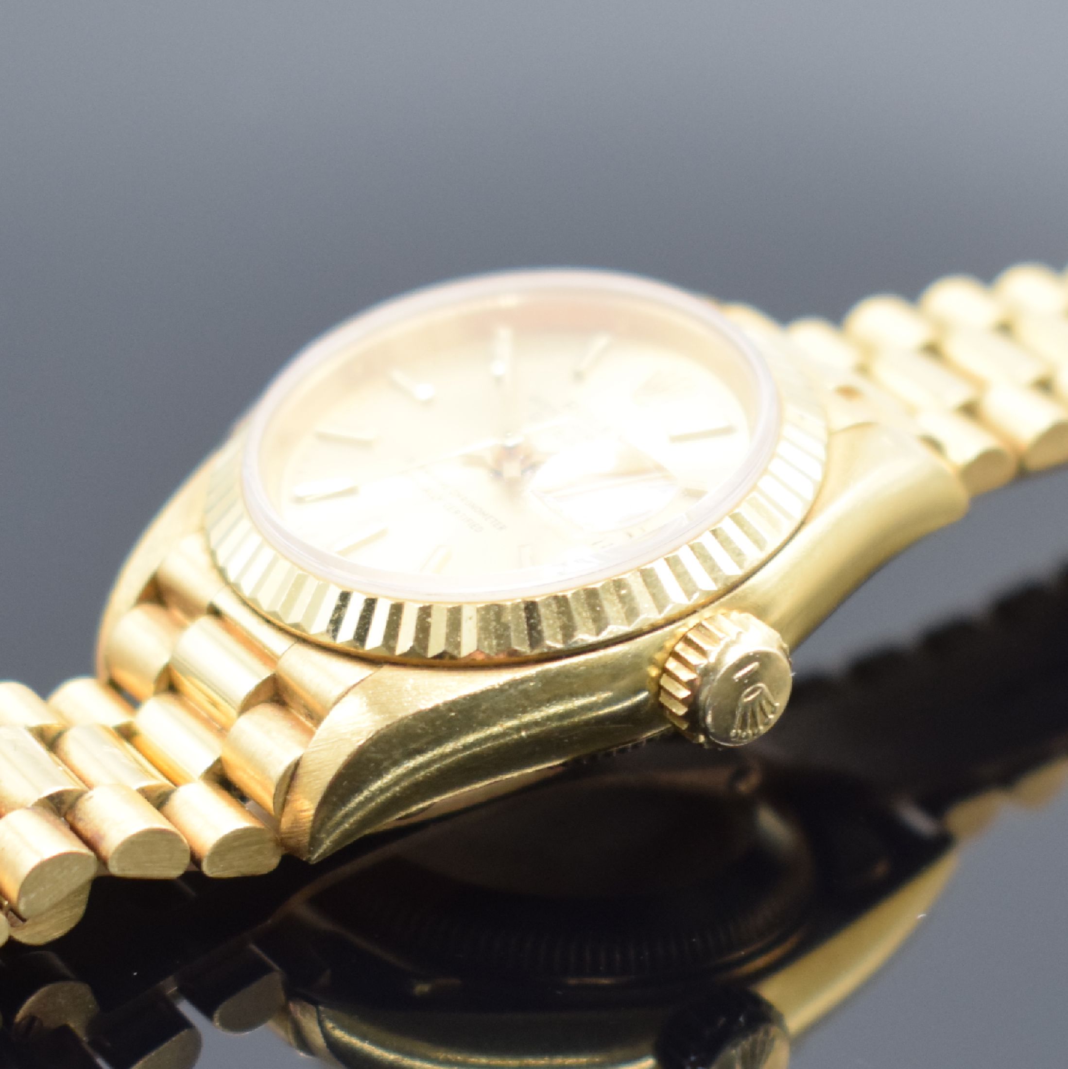 Detail d: ROLEX Damenarmbanduhr Oyster Perpetual Datejust Referenz 69178, Automatik, Chronometer der Superlative in GG 750/000 inkl. Präsidentband, Boden & ...
